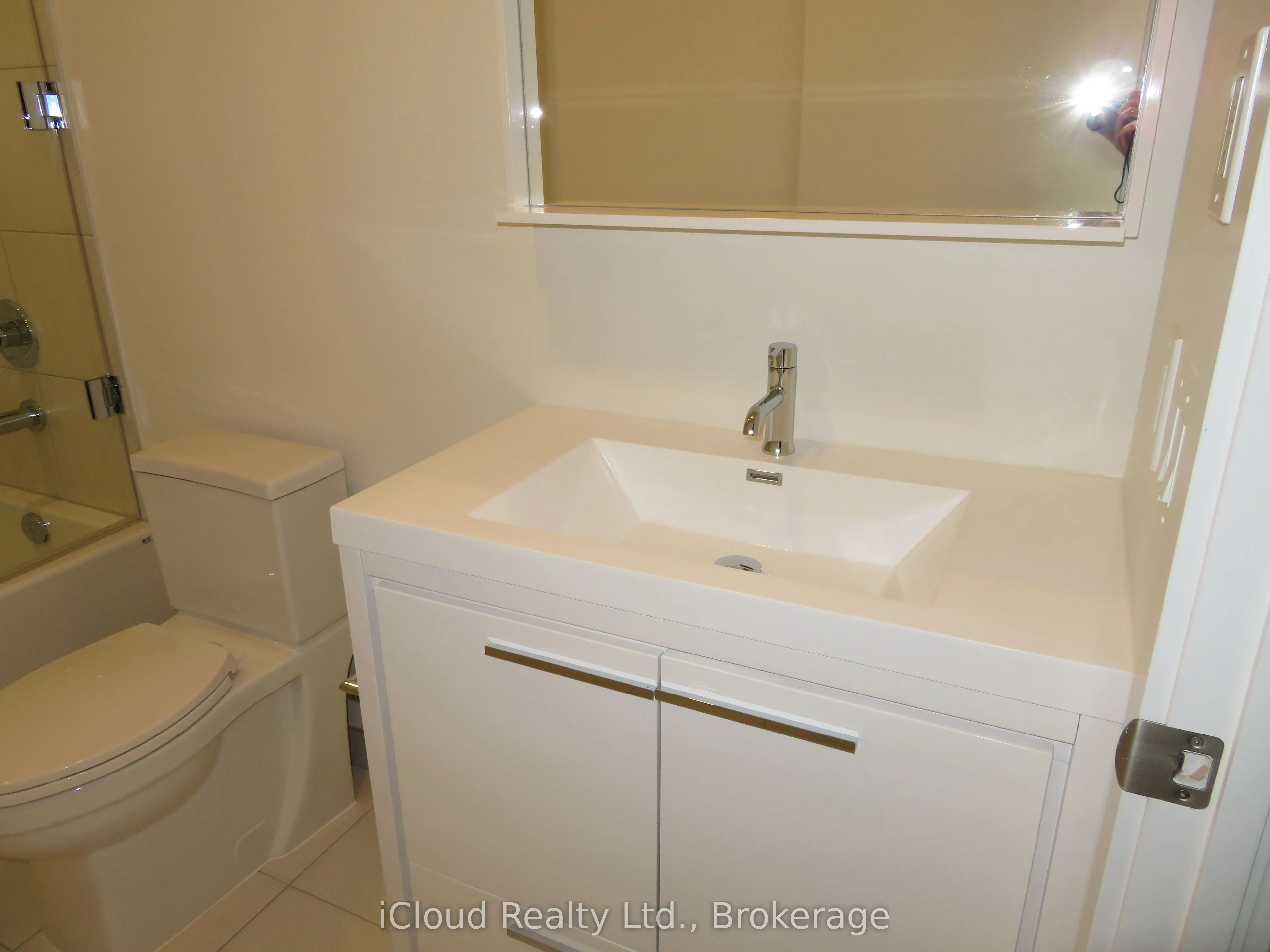 212 King William Street E, #1104