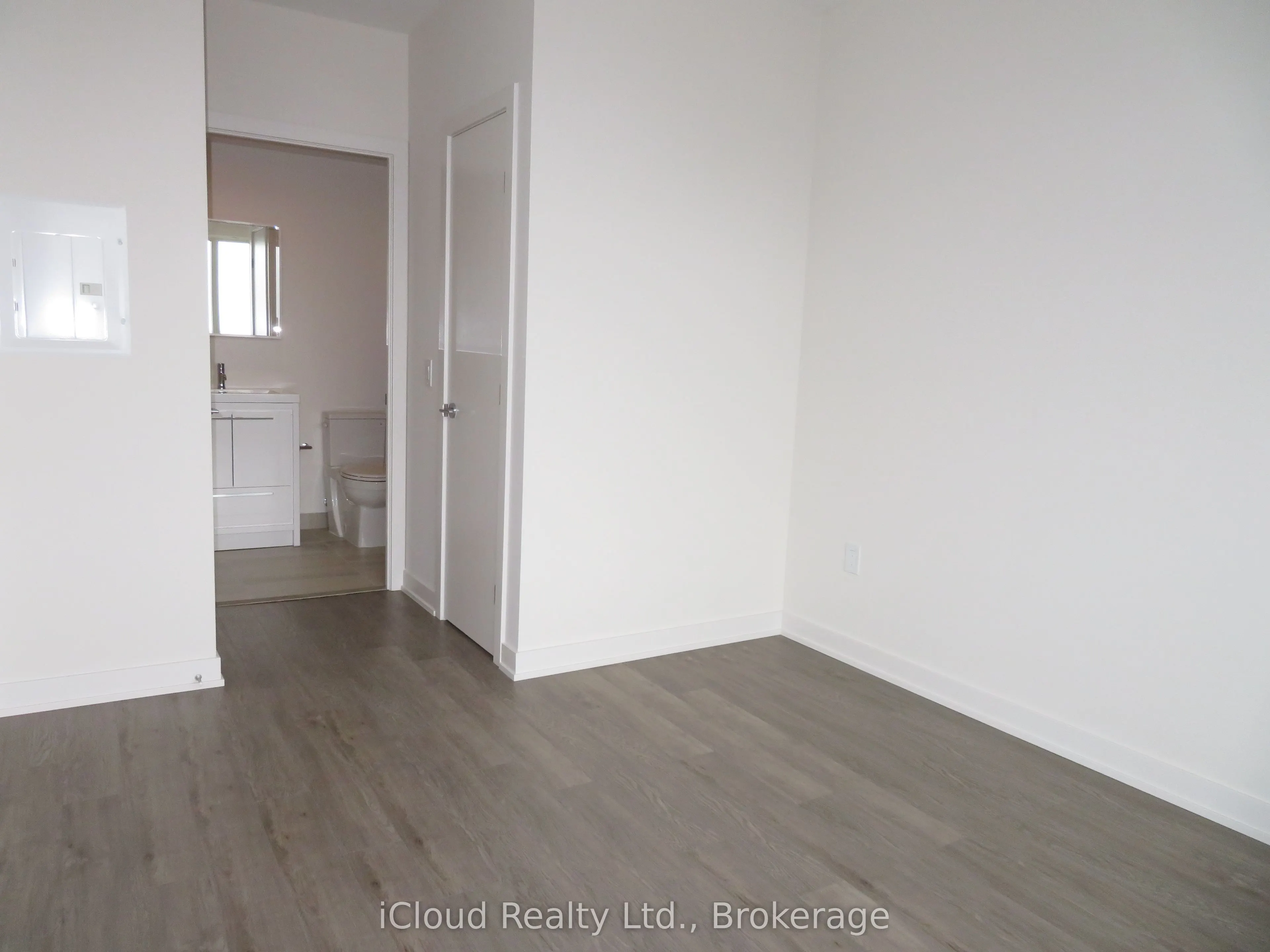 212 King William Street E, #1104