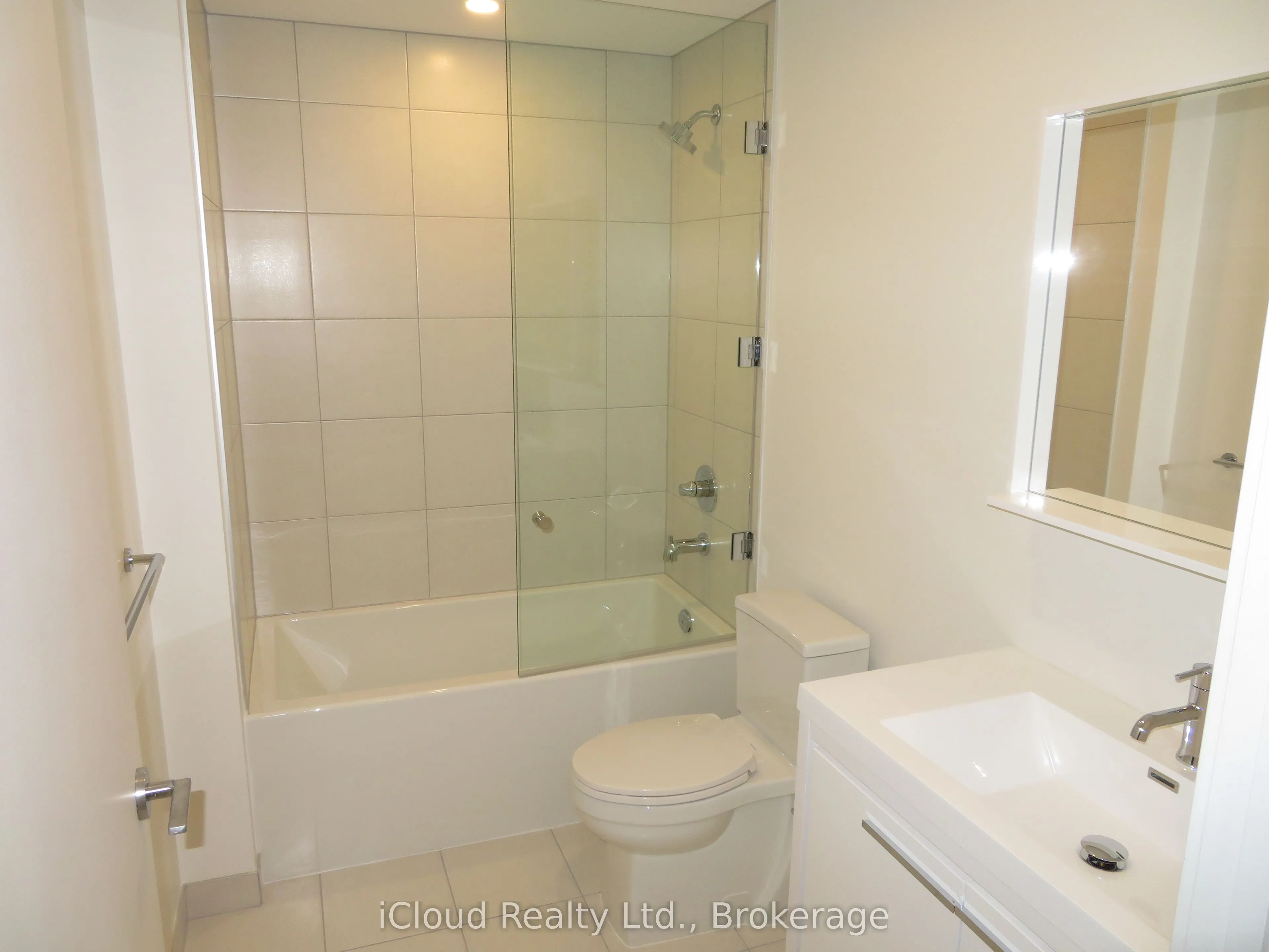 212 King William Street E, #1104