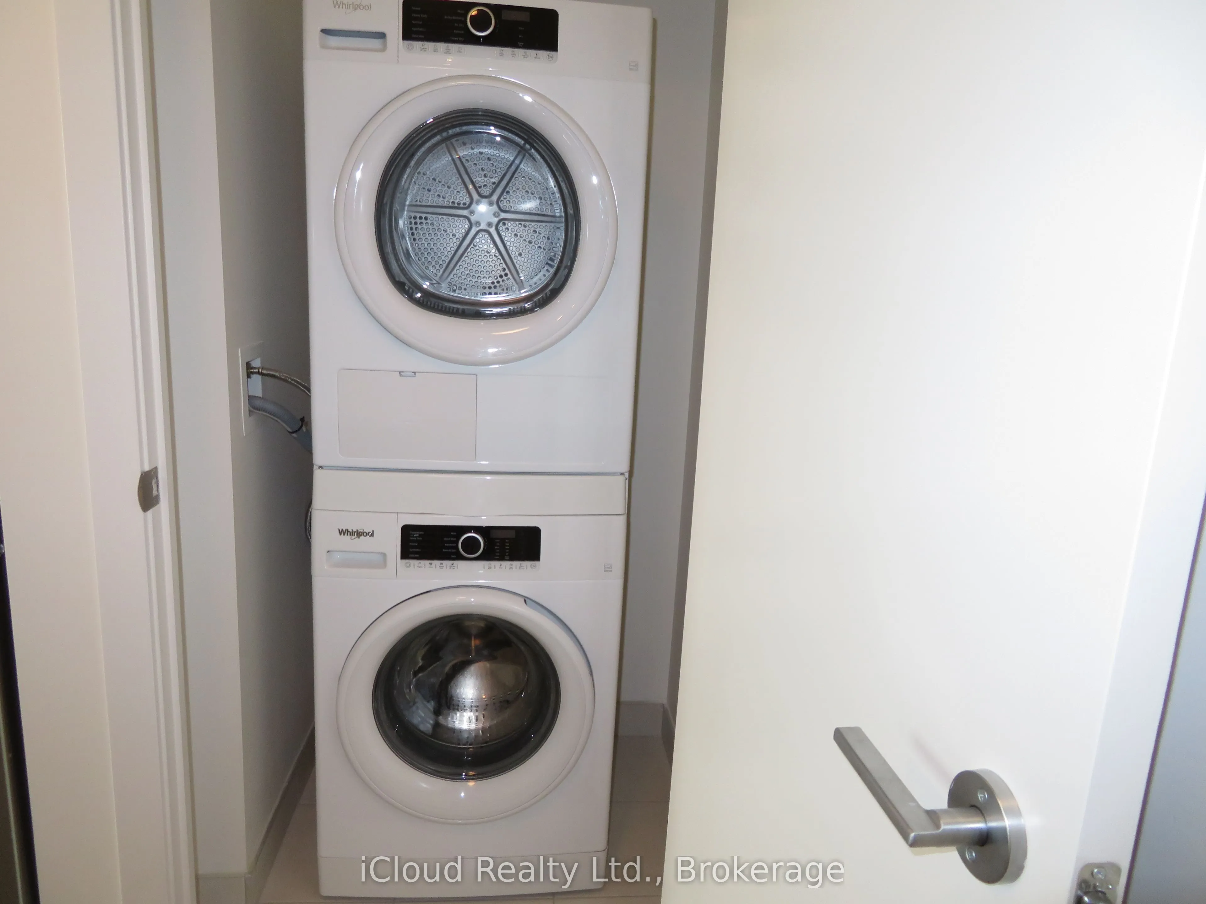 212 King William Street E, #1104