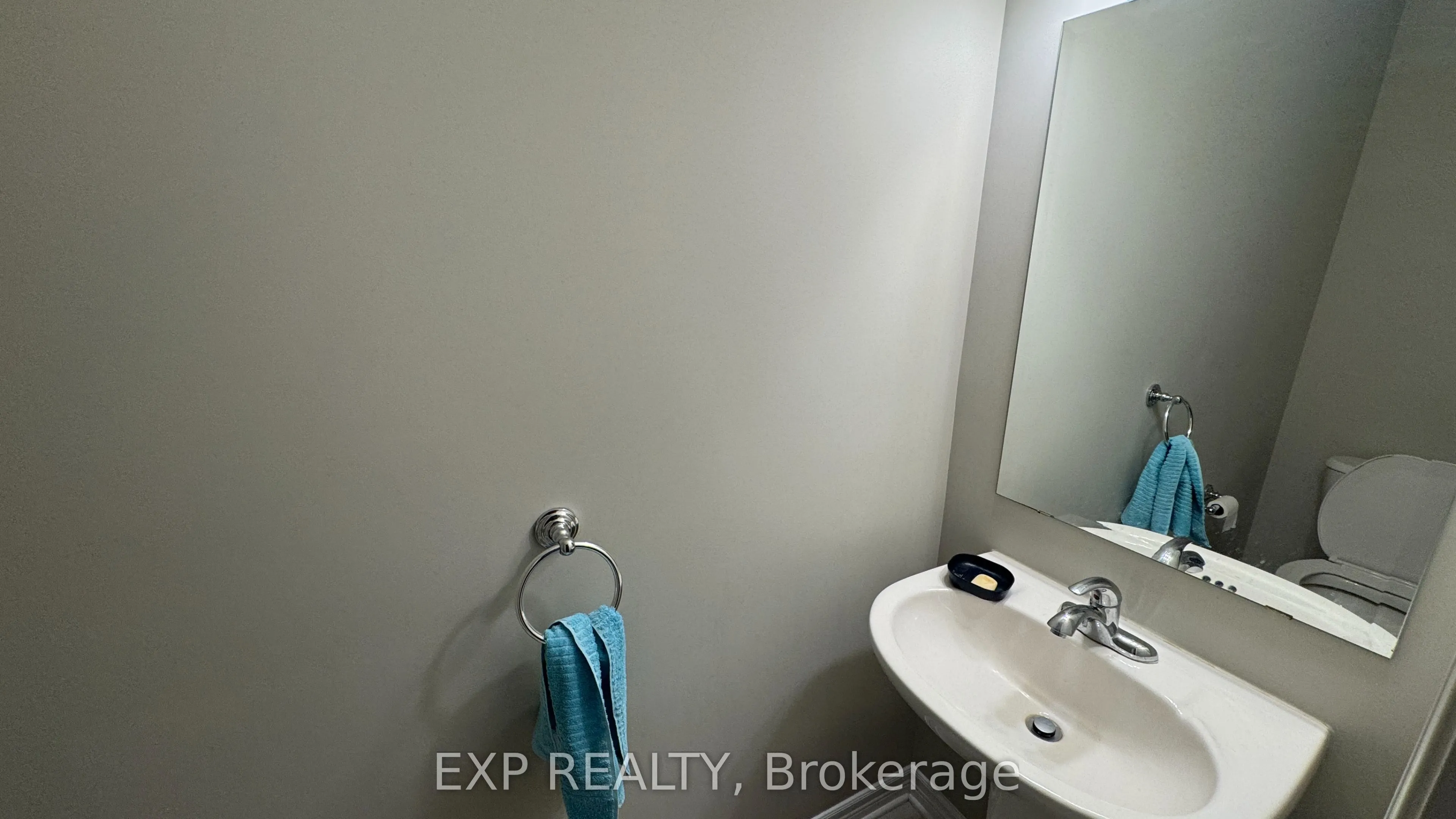 356 Tourmaline Crescent