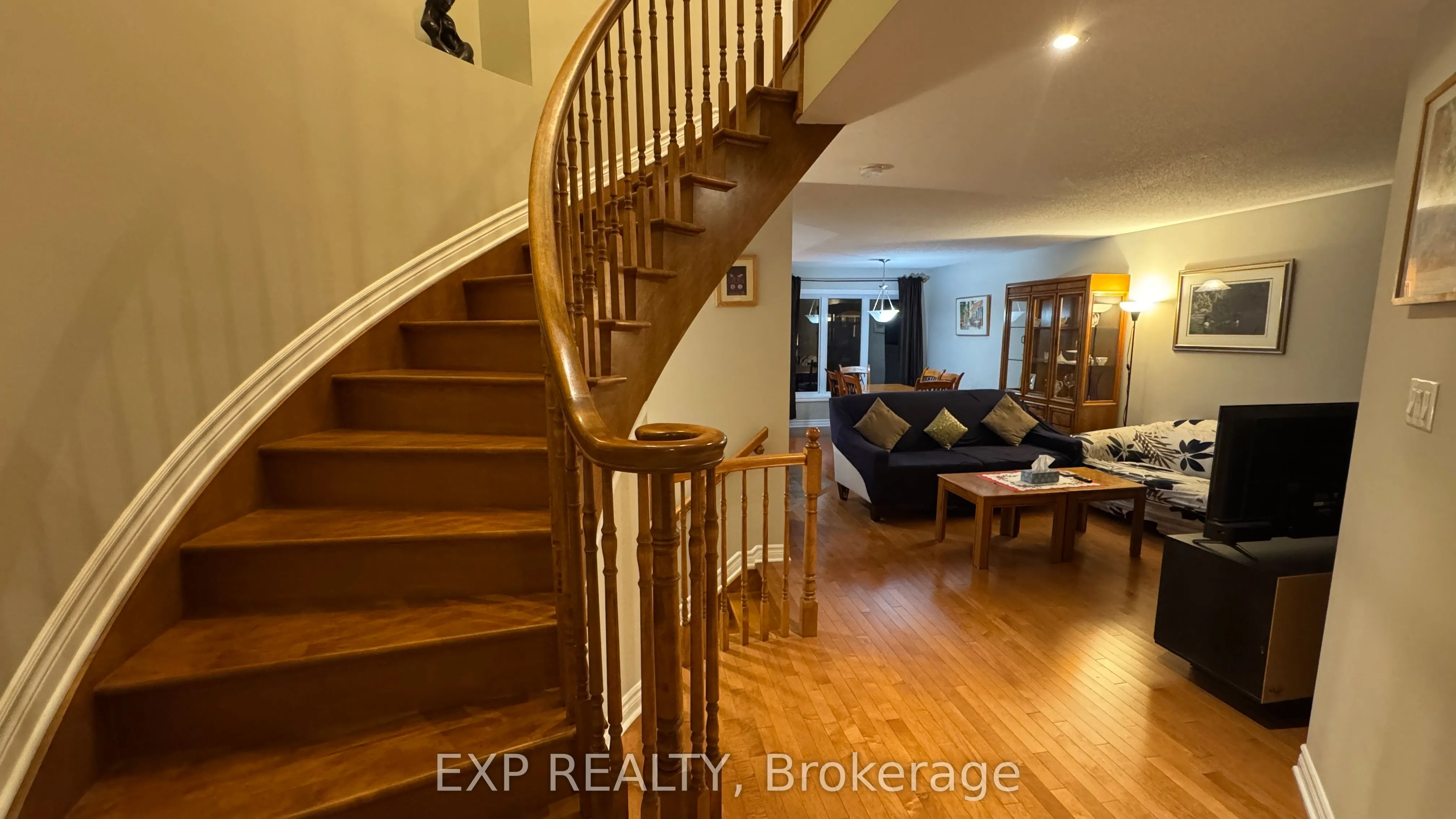 356 Tourmaline Crescent