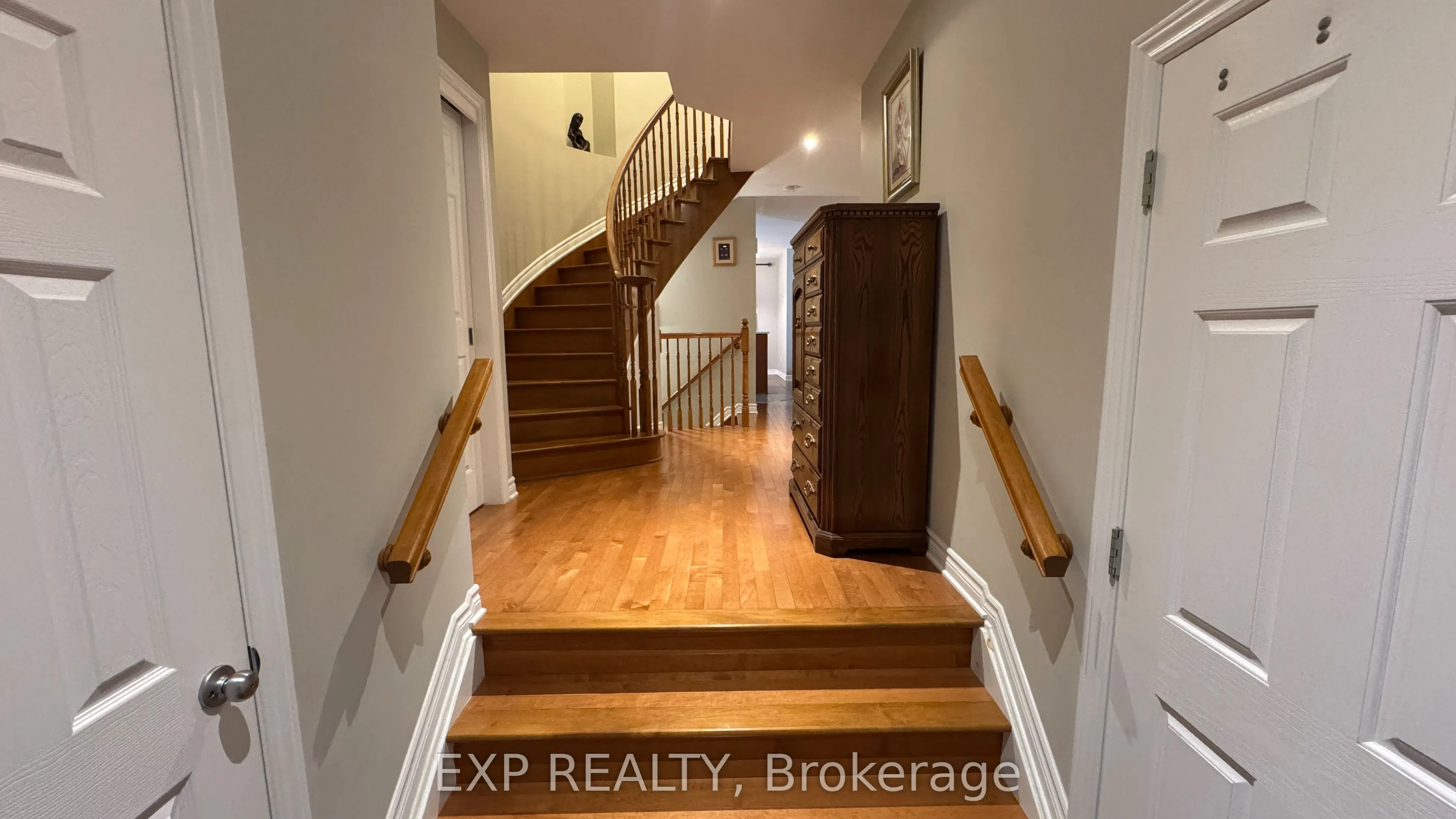 356 Tourmaline Crescent