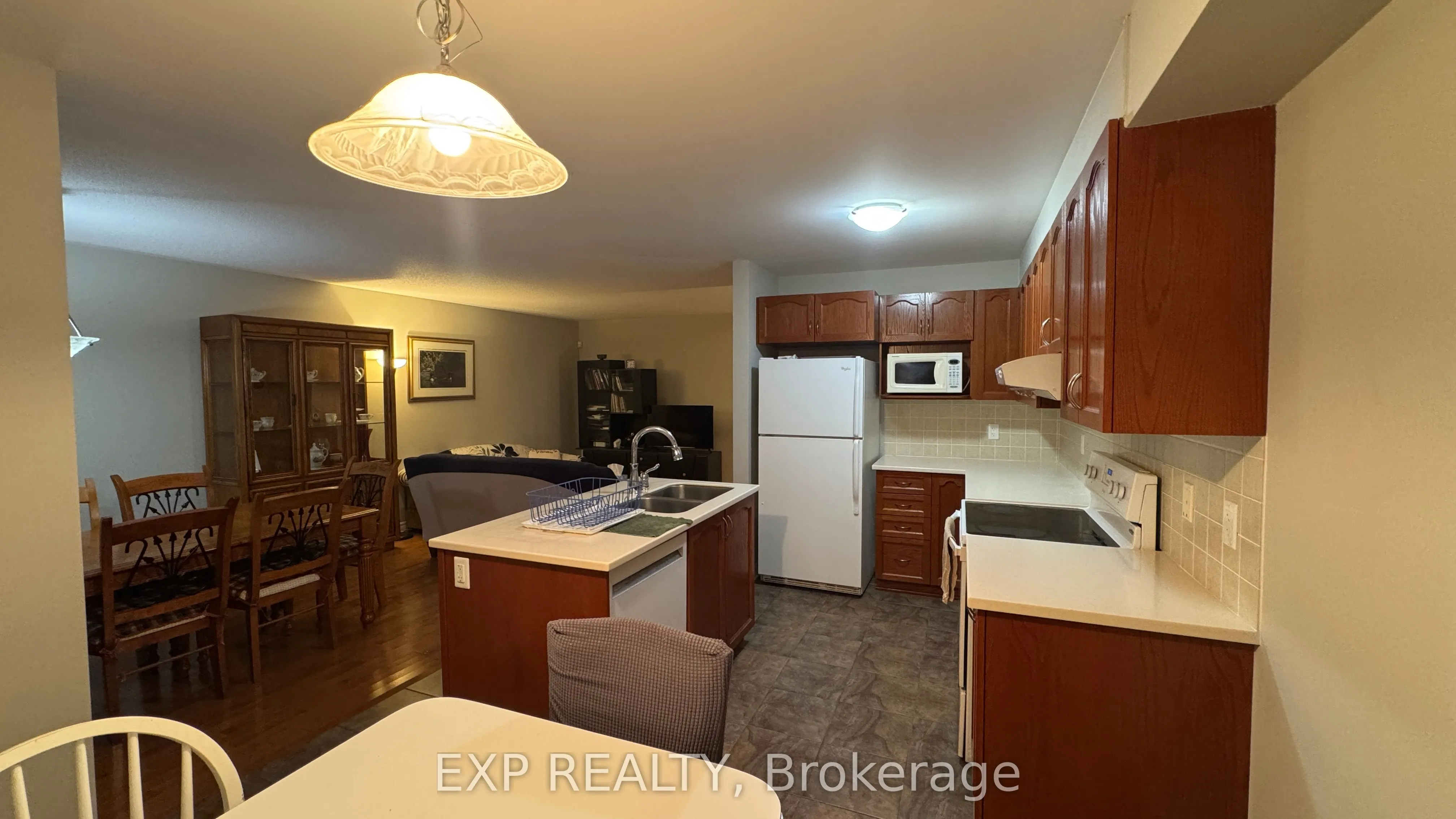 356 Tourmaline Crescent