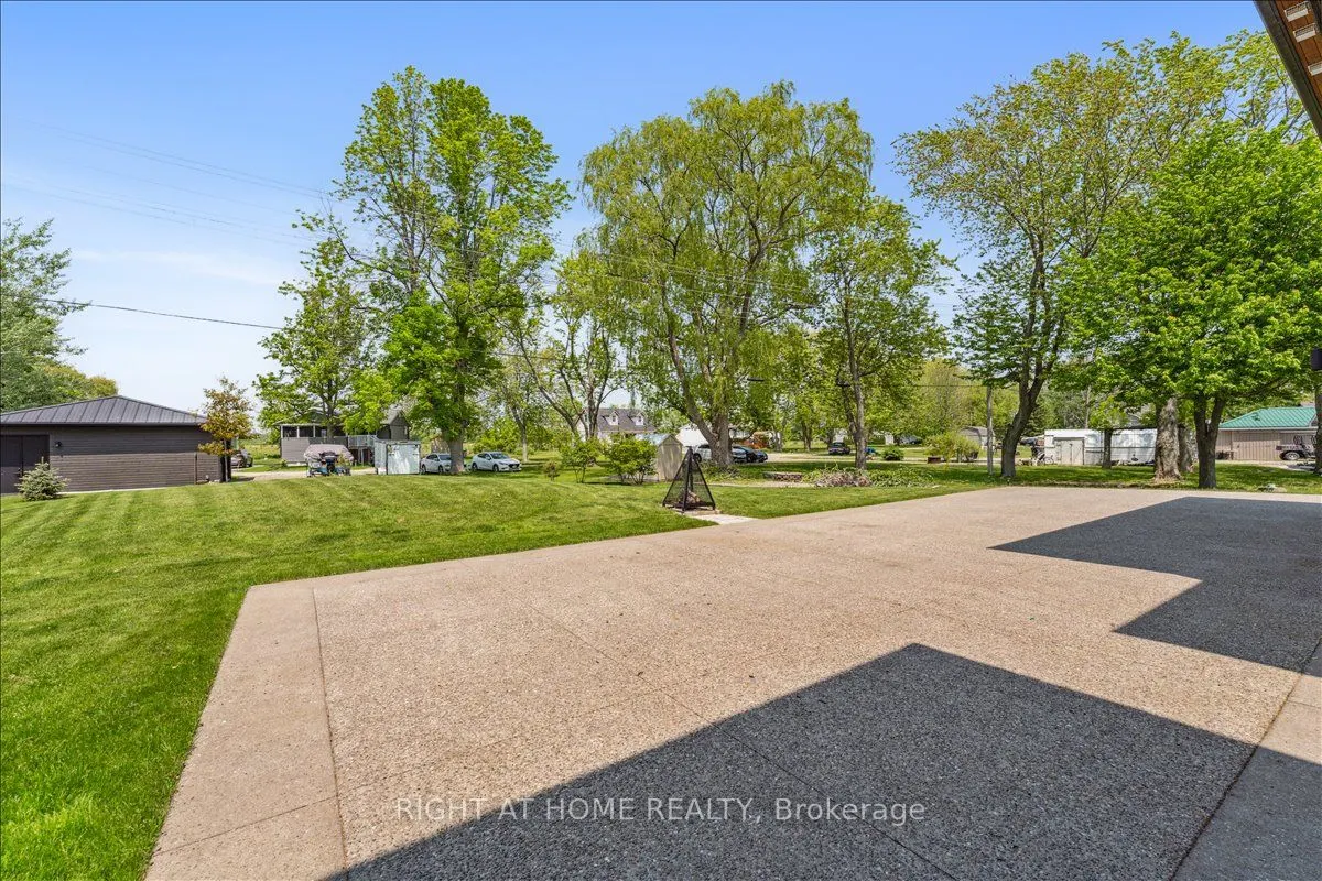 17 Bluewater Parkway