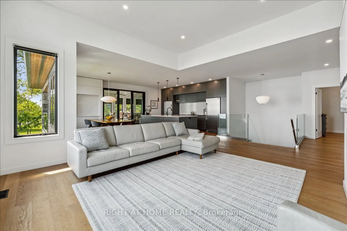 17 Bluewater Parkway