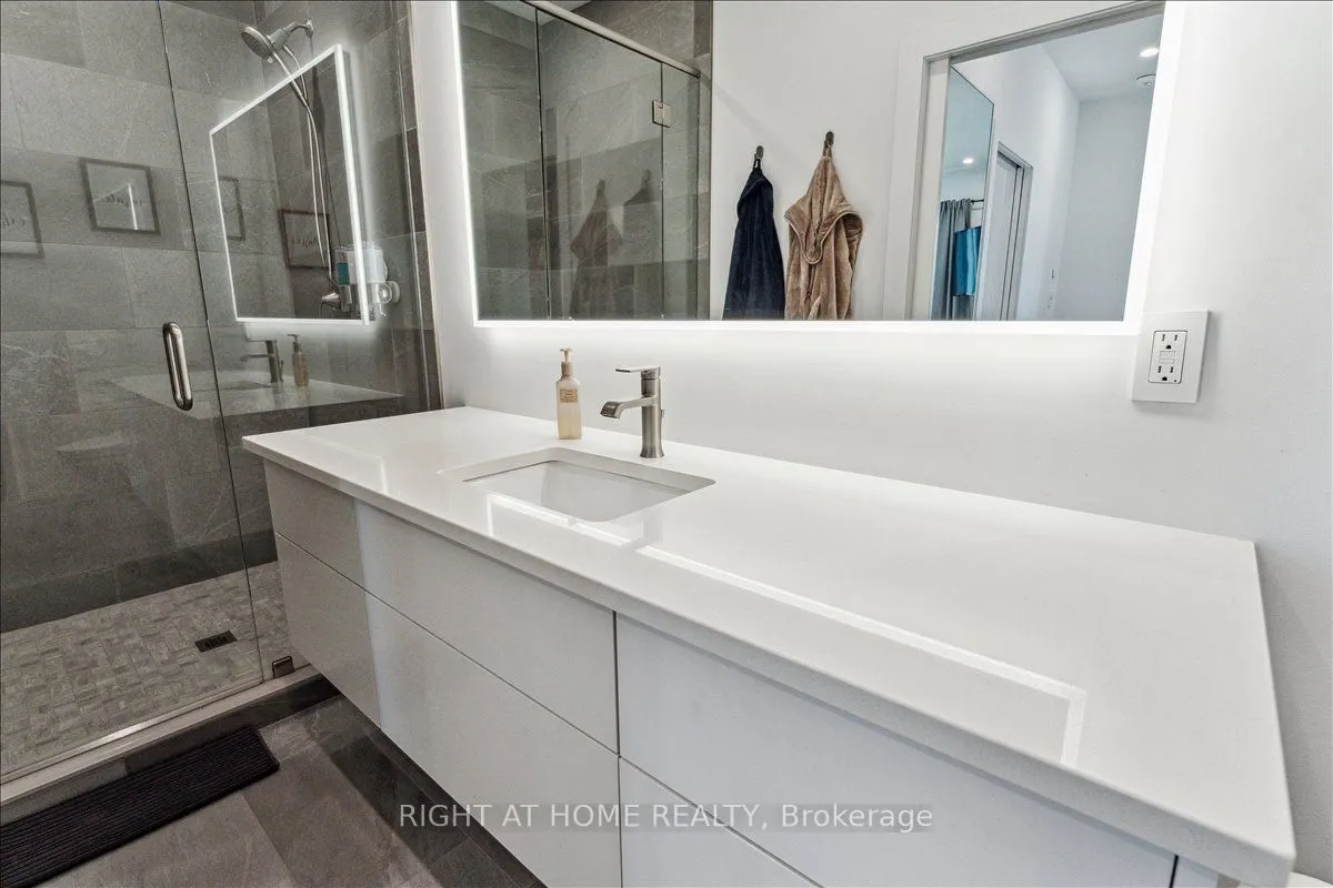 17 Bluewater Parkway