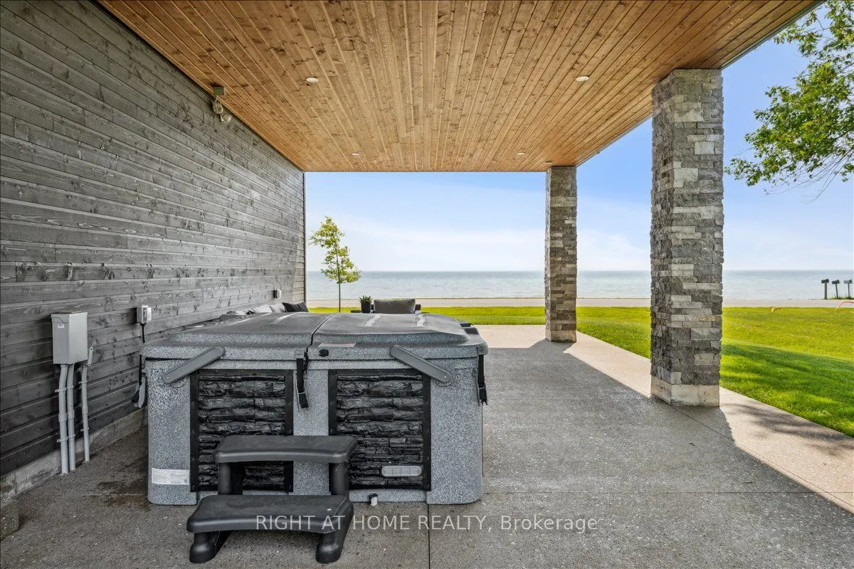 17 Bluewater Parkway