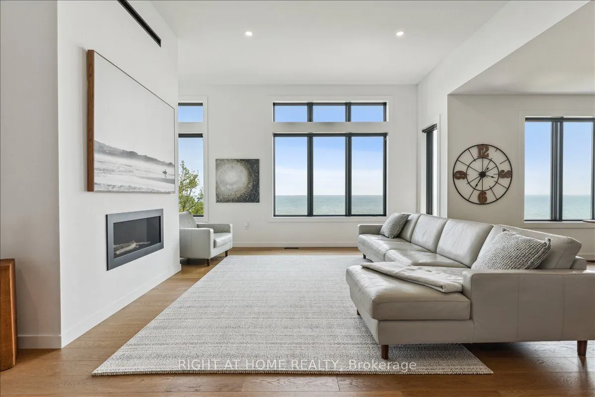 17 Bluewater Parkway