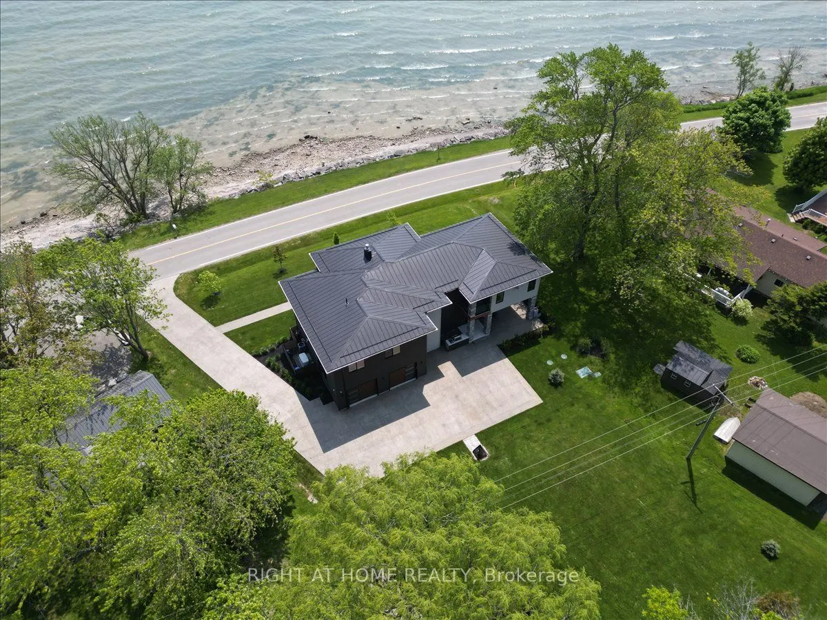 17 Bluewater Parkway