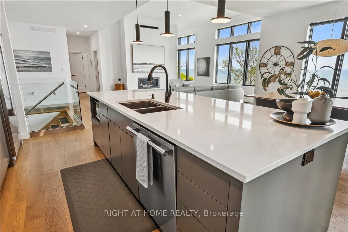 17 Bluewater Parkway