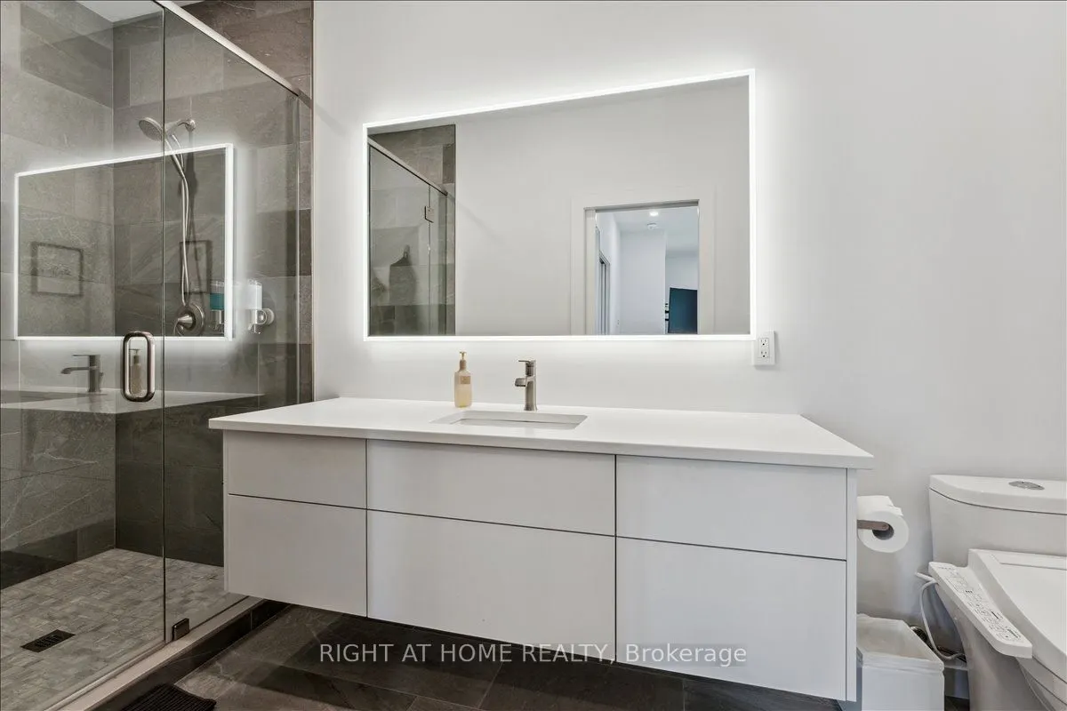 17 Bluewater Parkway