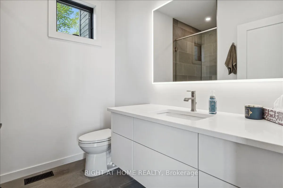 17 Bluewater Parkway