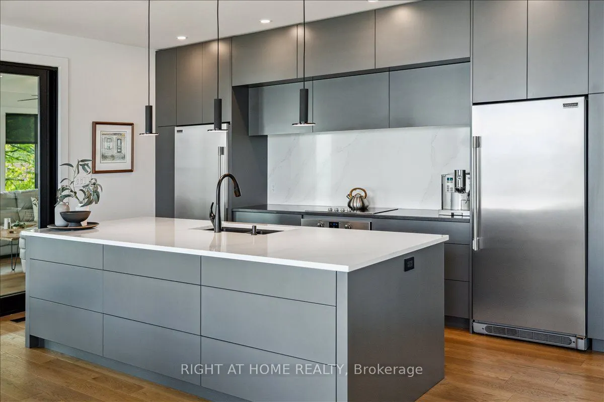 17 Bluewater Parkway