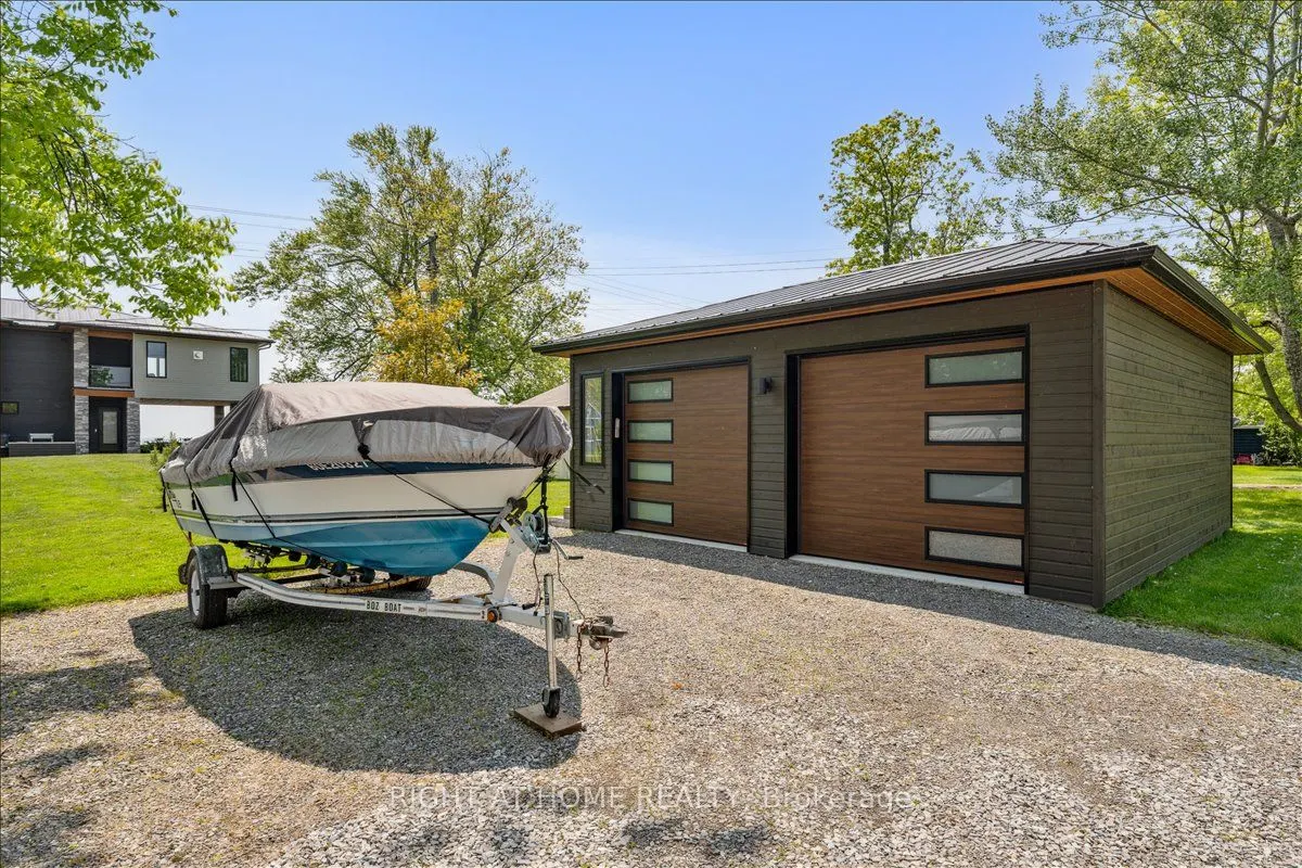 17 Bluewater Parkway