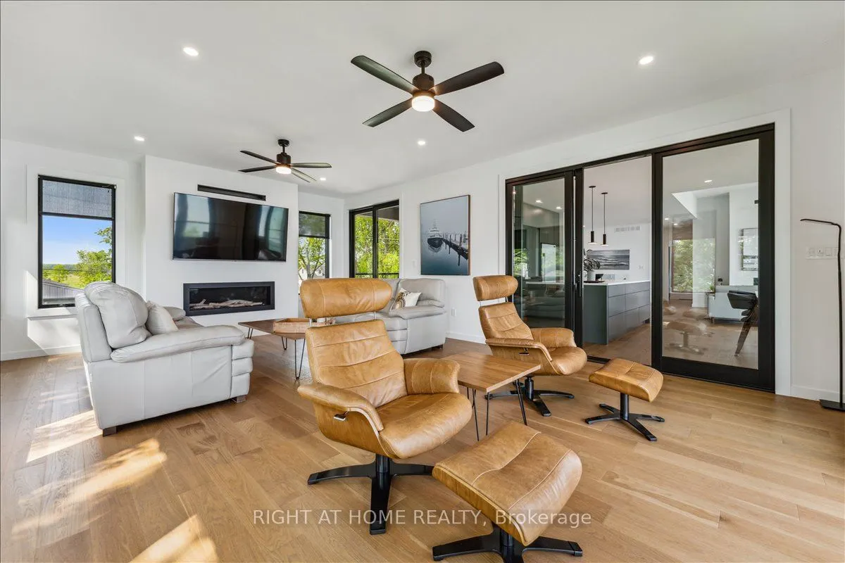 17 Bluewater Parkway