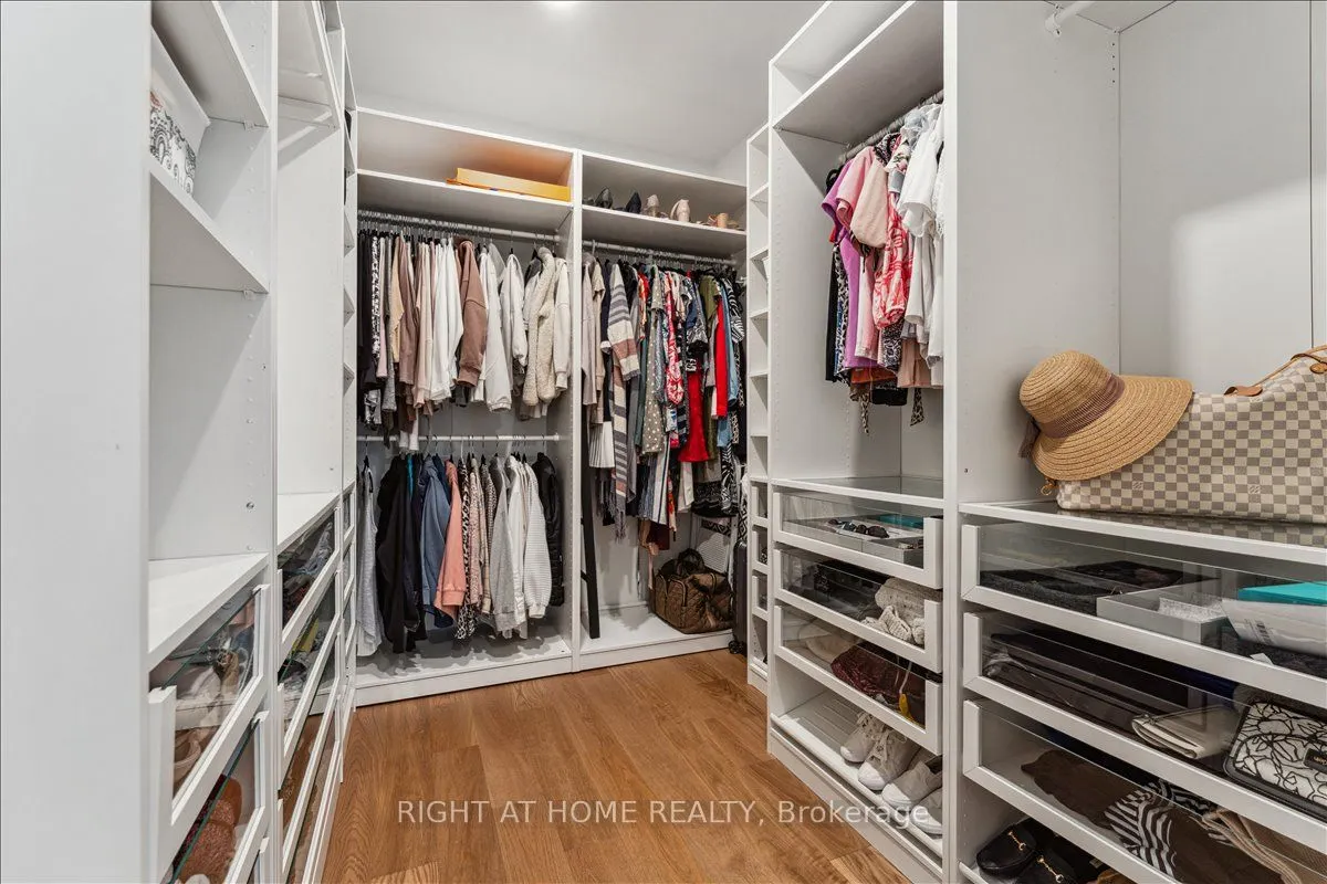 17 Bluewater Parkway