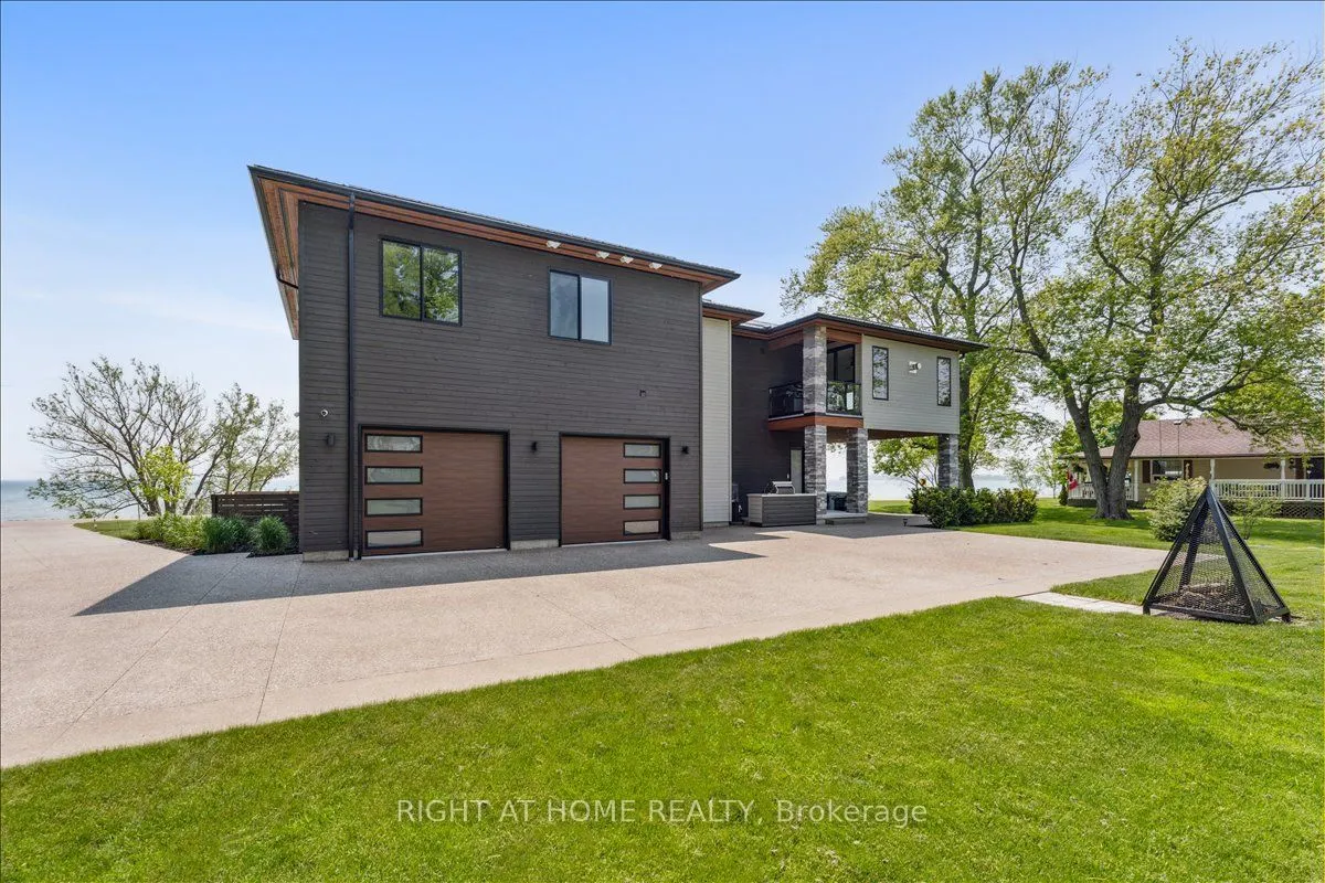 17 Bluewater Parkway