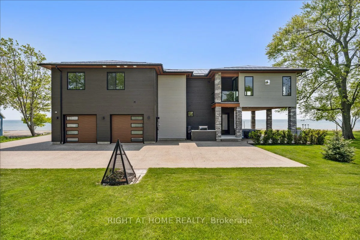 17 Bluewater Parkway