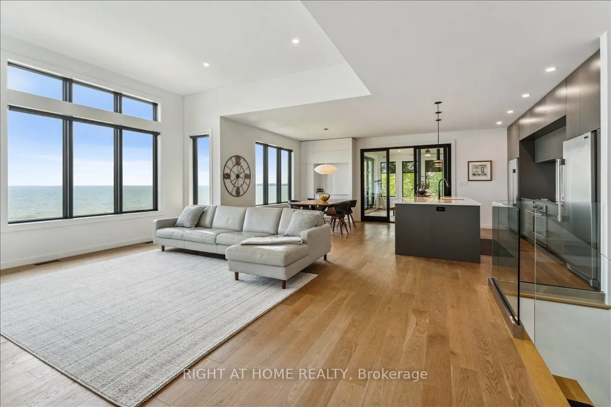 17 Bluewater Parkway