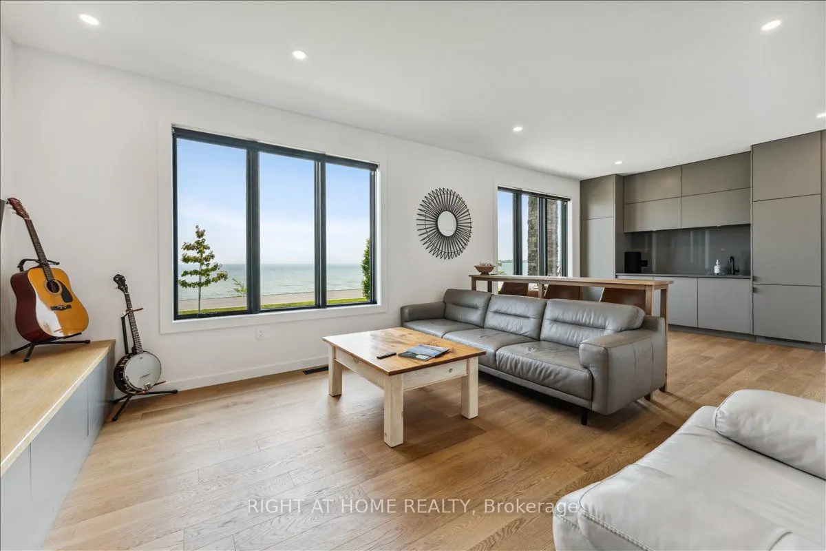 17 Bluewater Parkway