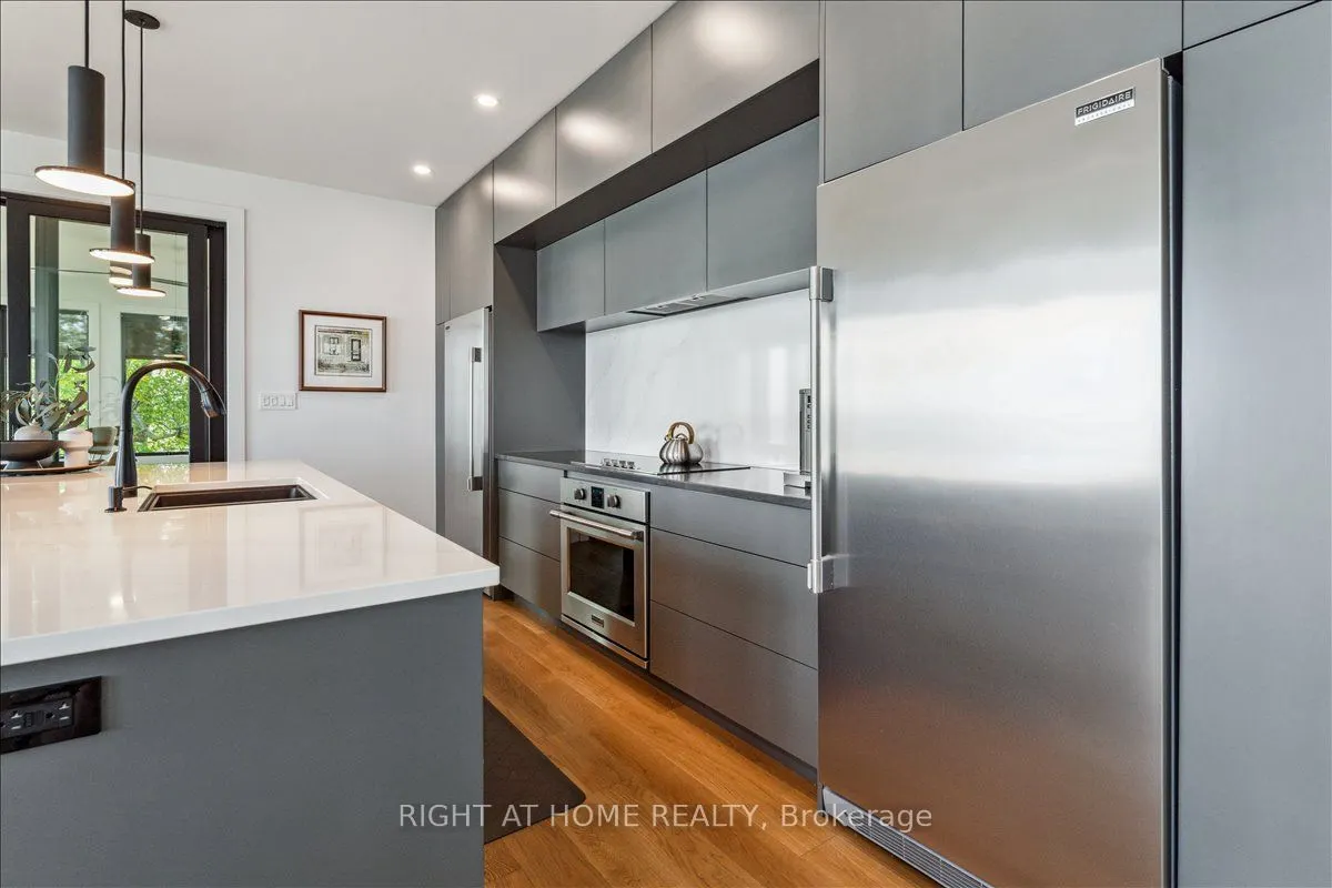 17 Bluewater Parkway