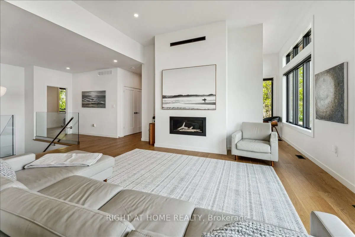 17 Bluewater Parkway