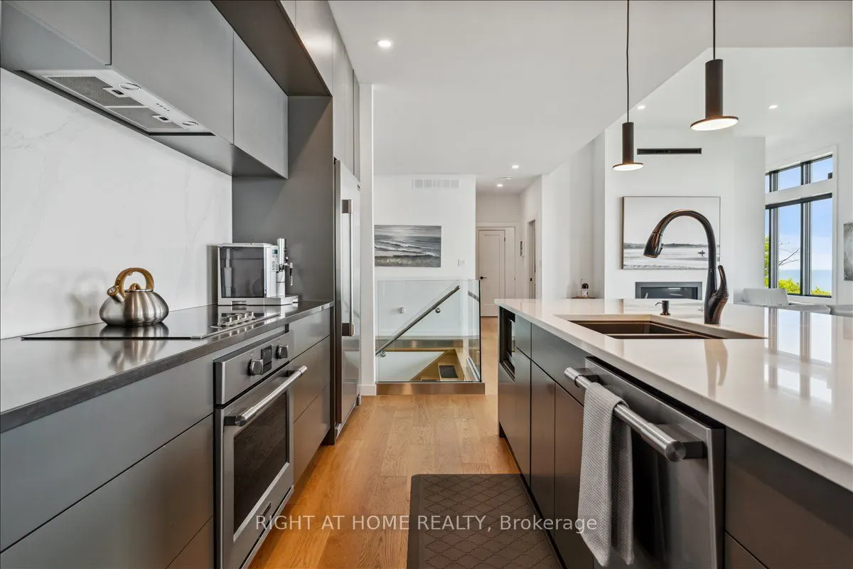 17 Bluewater Parkway