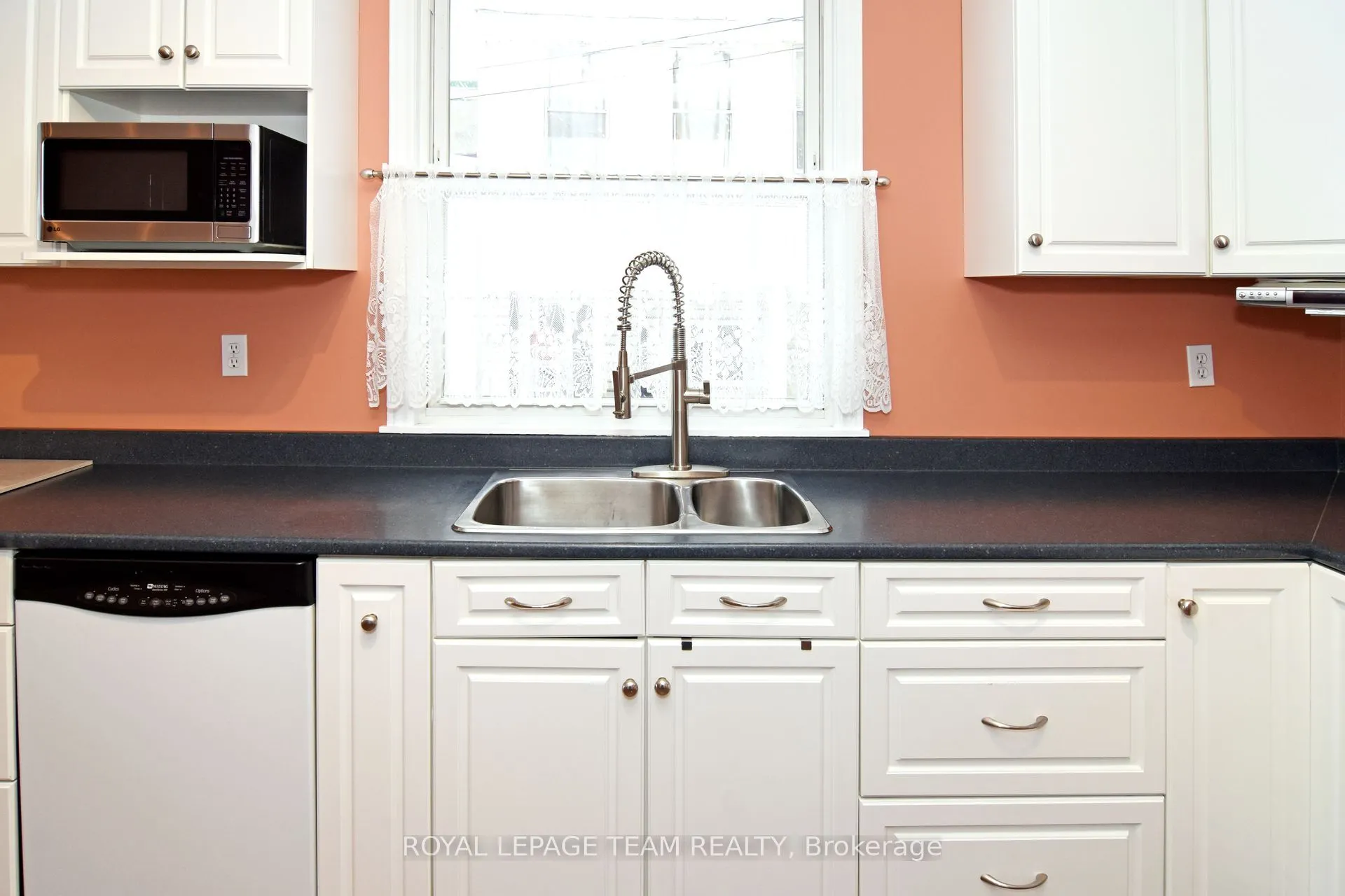 235 Cambridge Street N