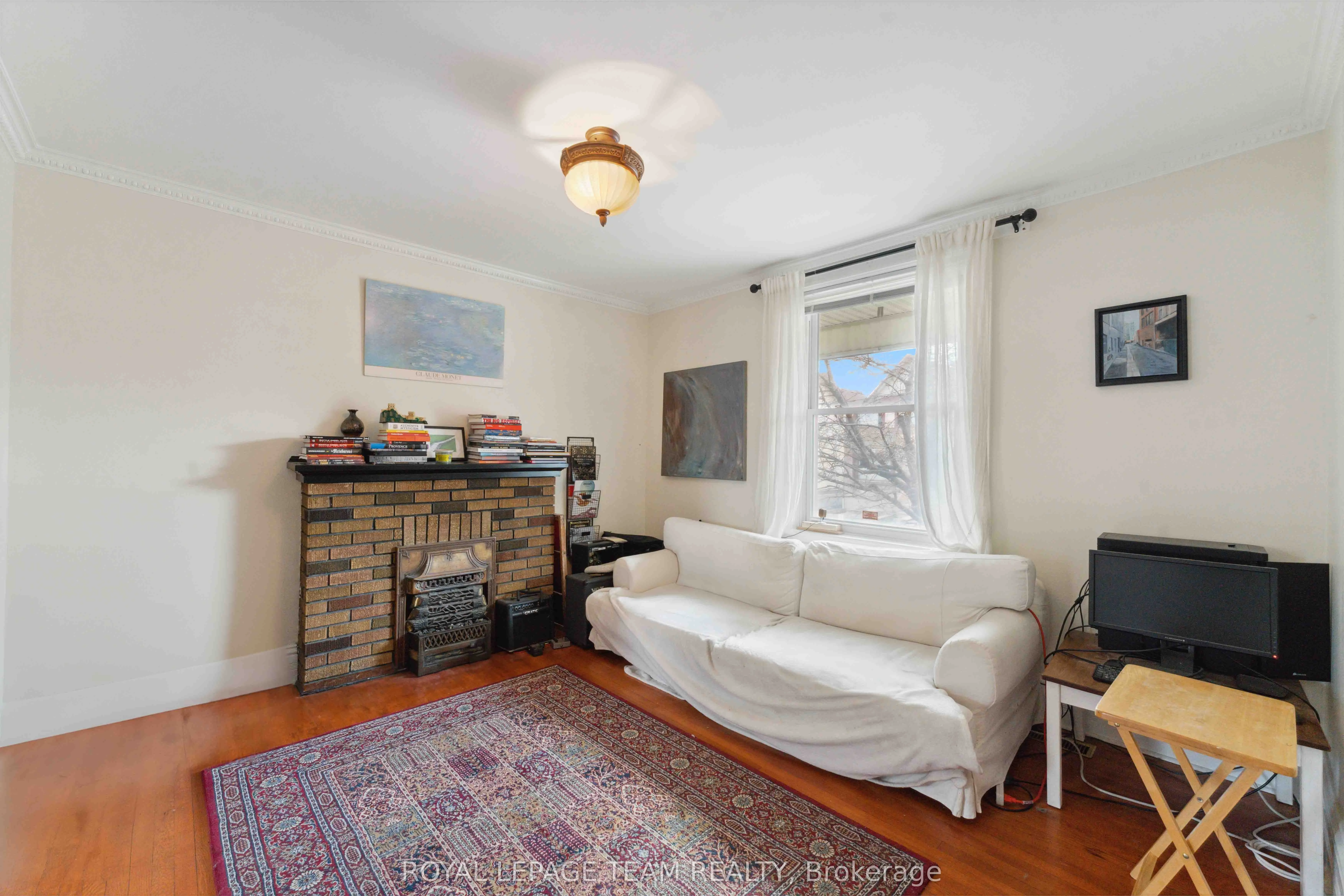 235 Cambridge Street N