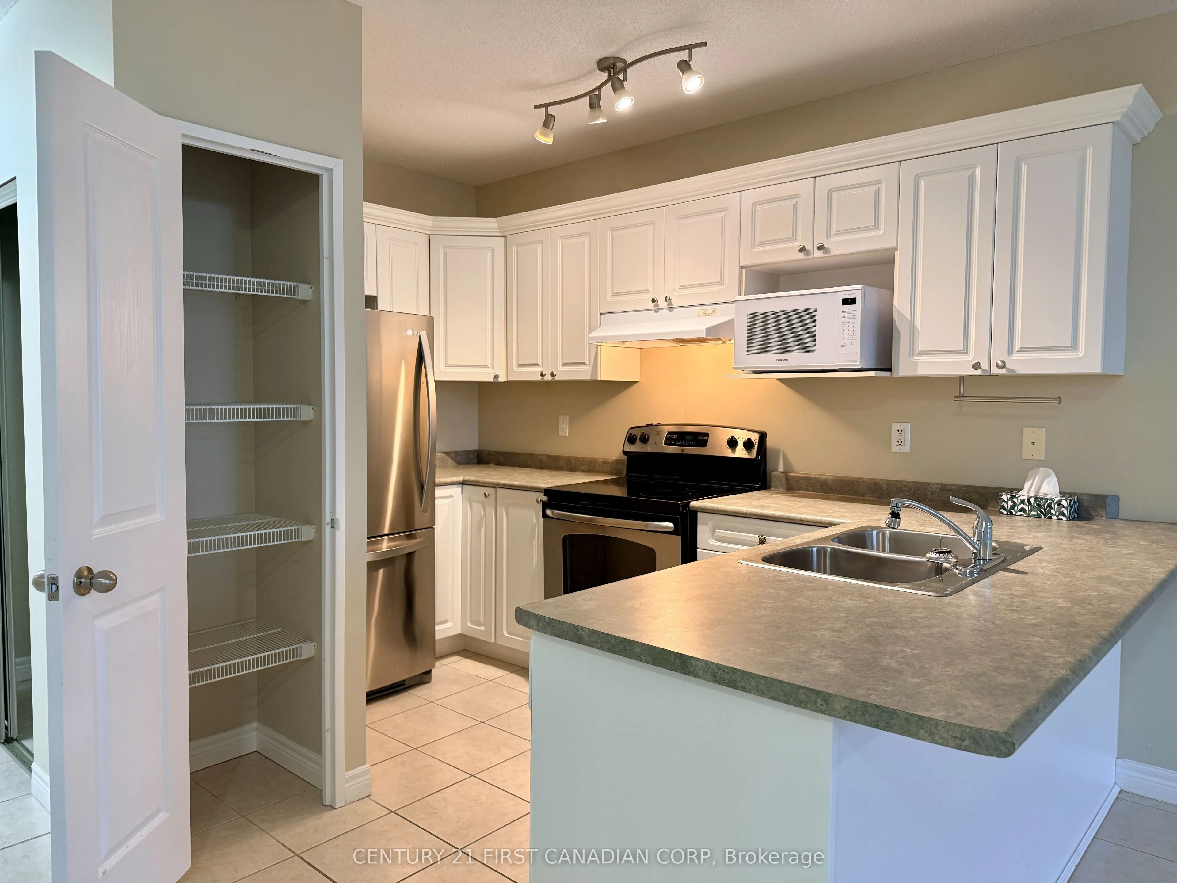 353 Commissioners Road W, #1109