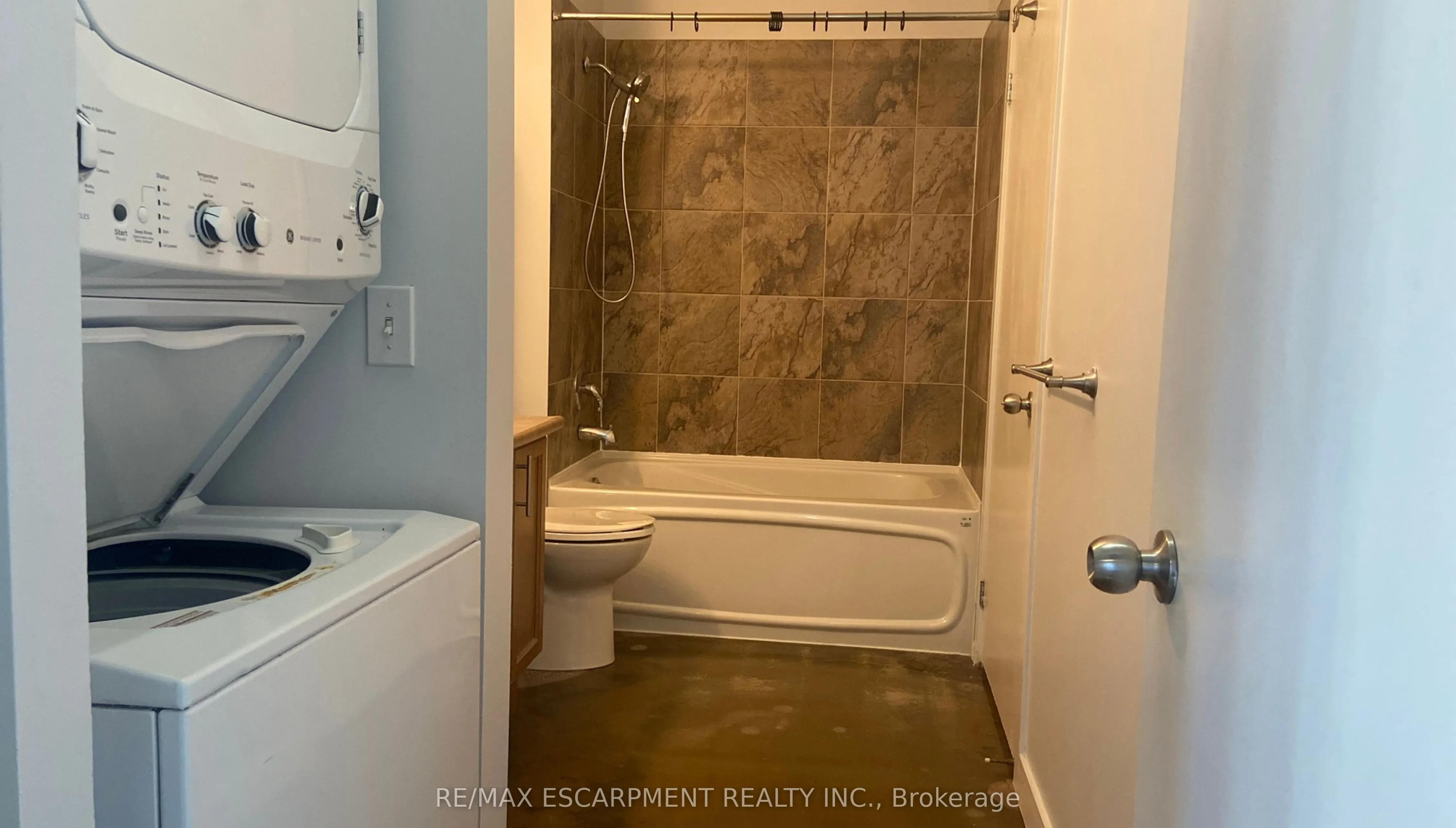 66 Bay Street S, #715