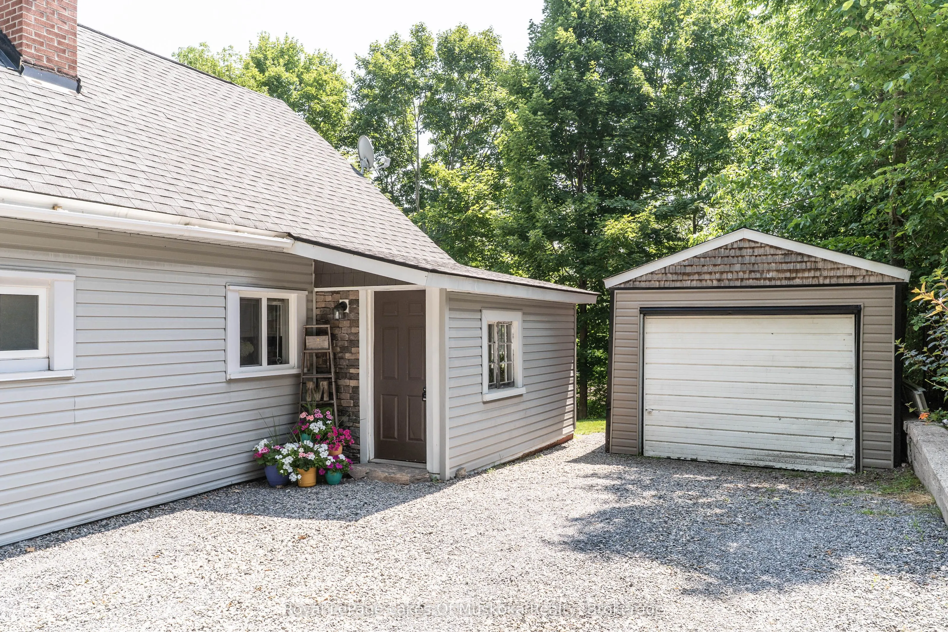 31 Florence Street W