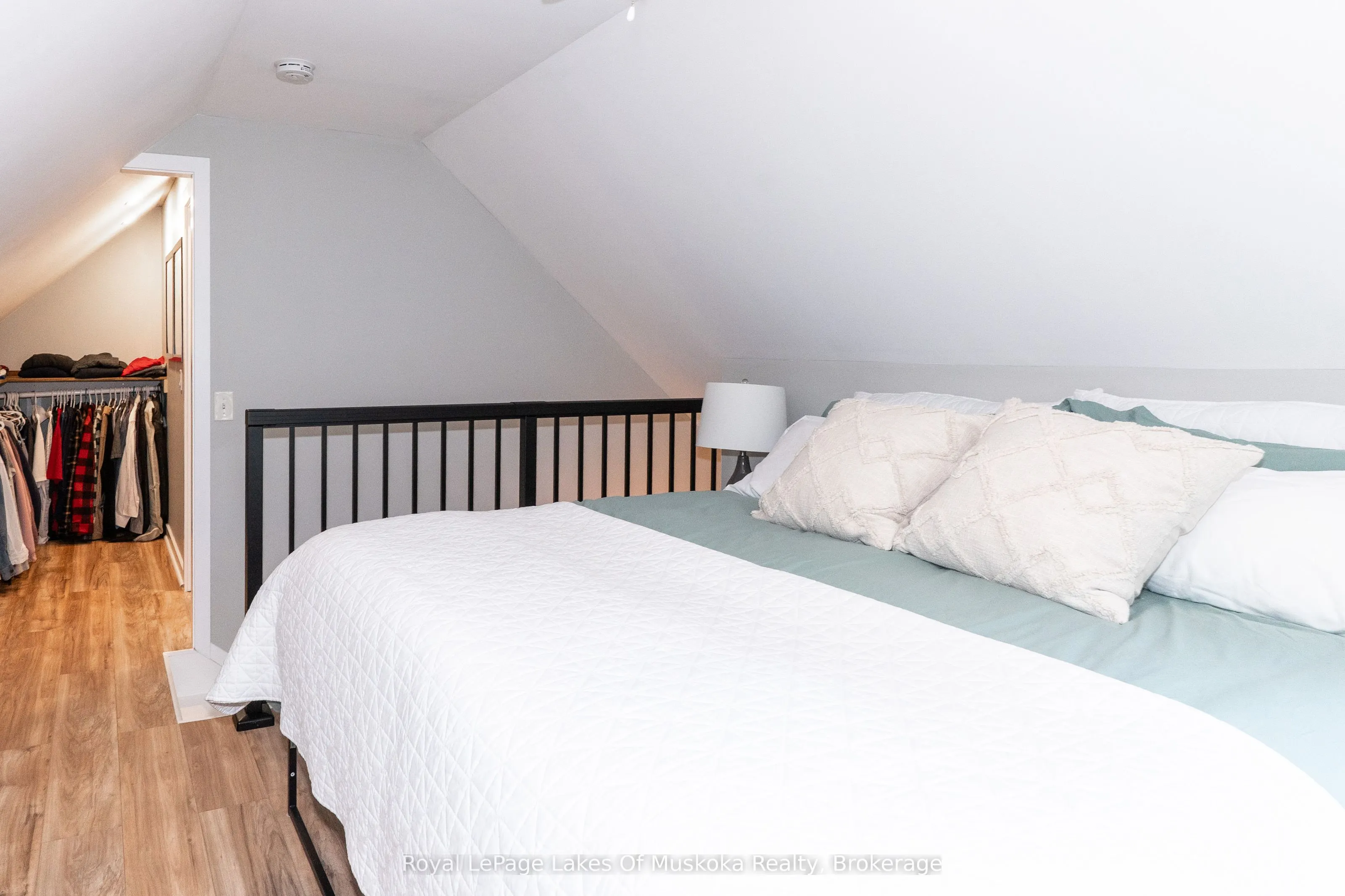 31 Florence Street W