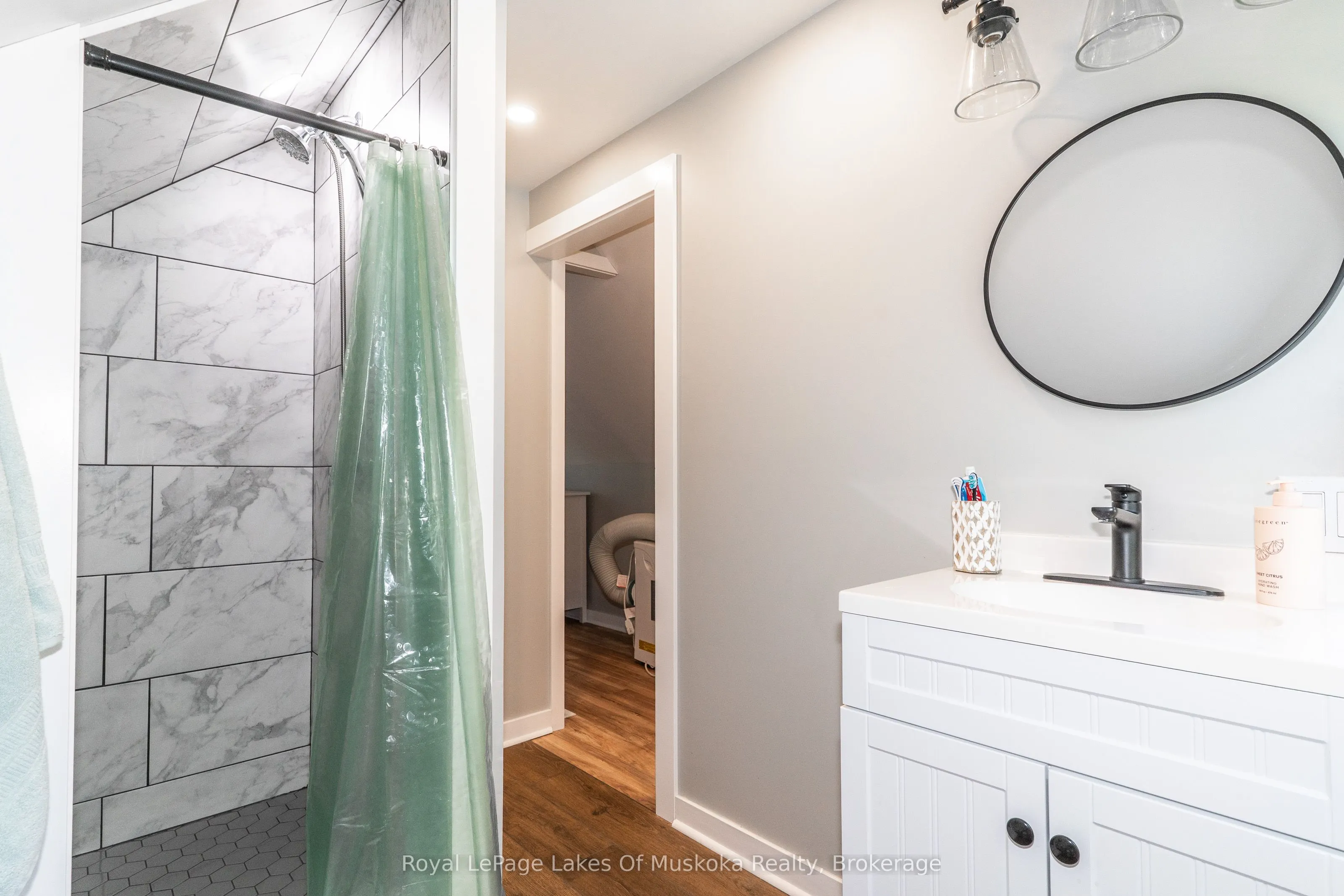 31 Florence Street W