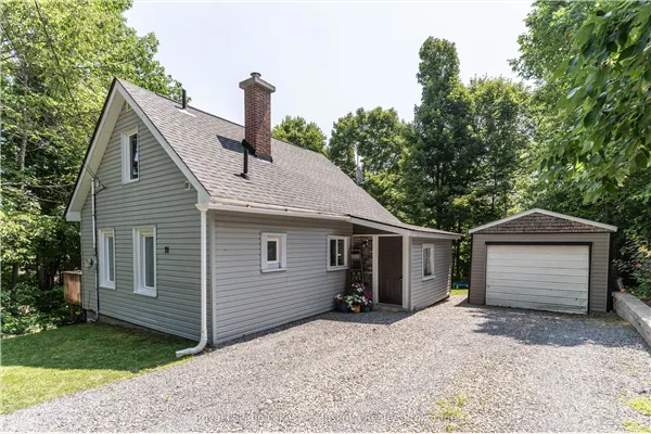 31 Florence Street W