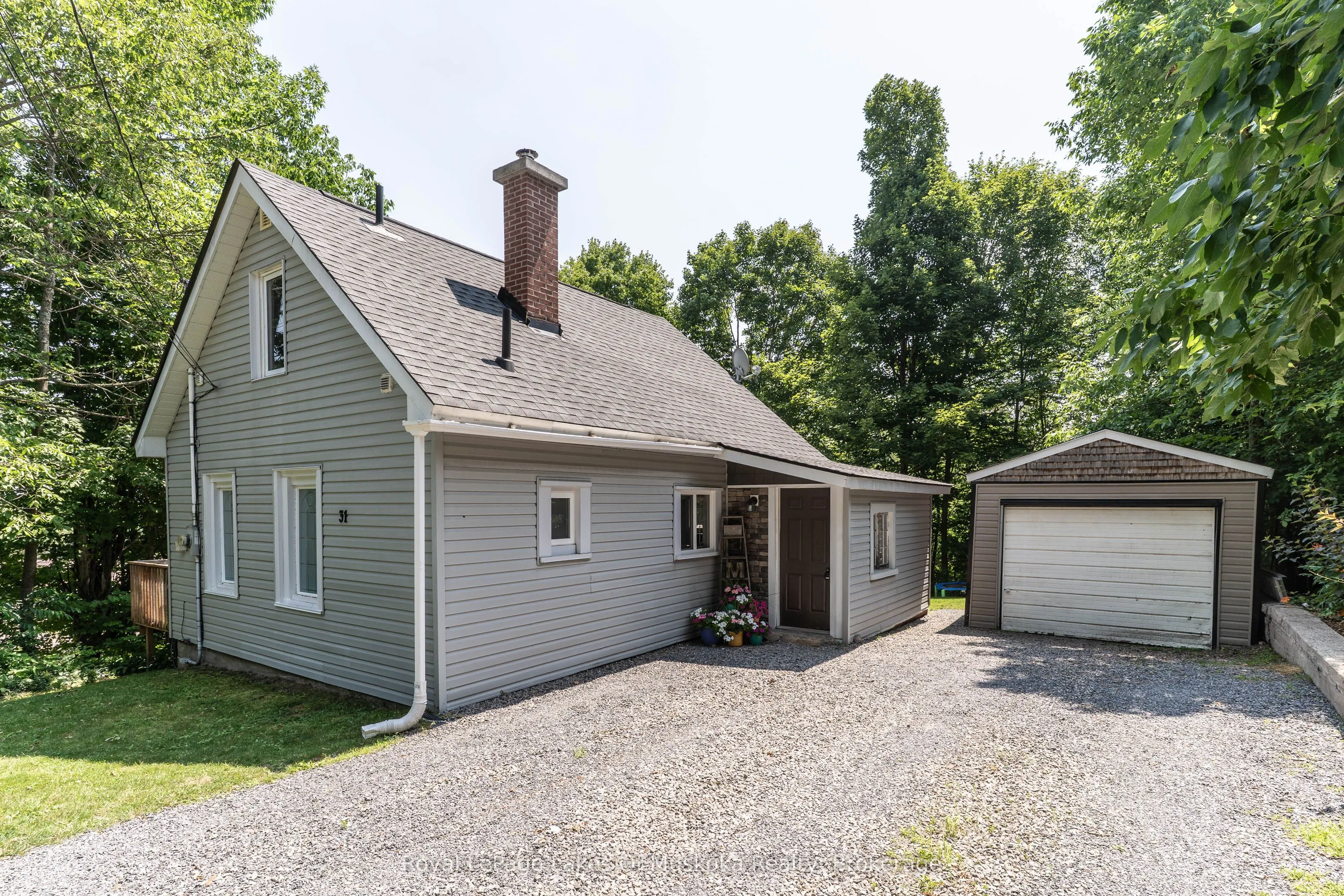 31 Florence Street W