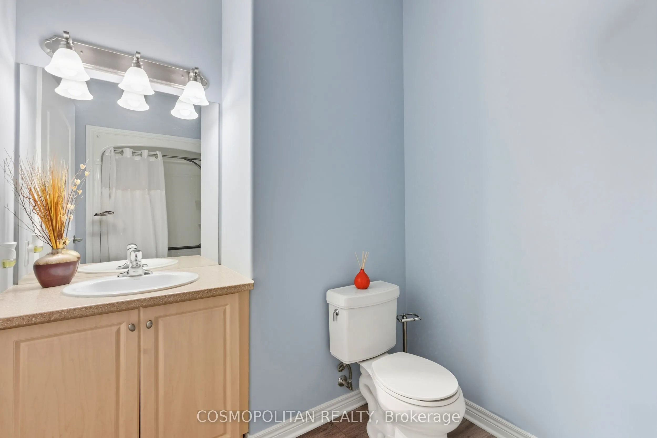 2799 St. Paul Avenue, #204