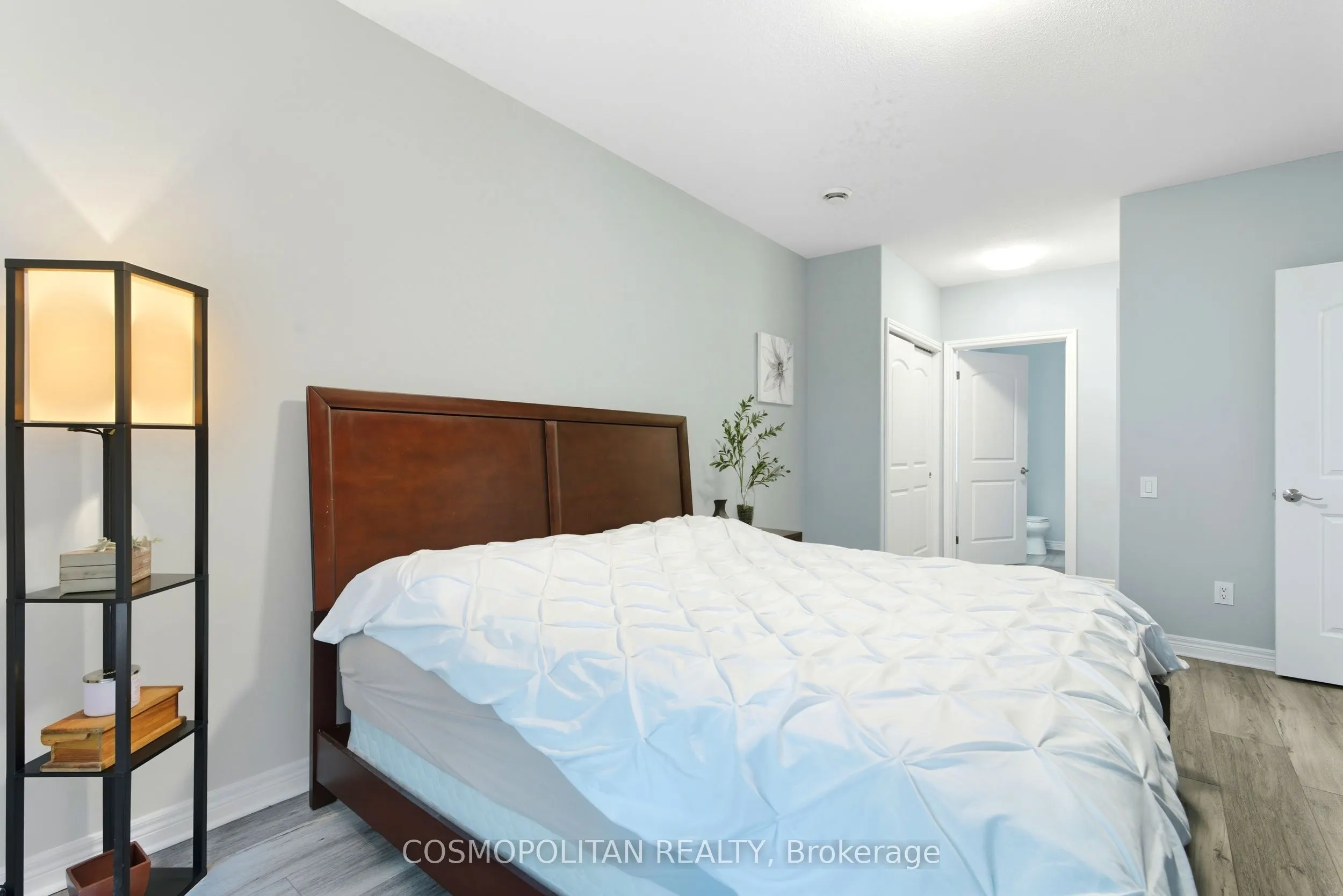 2799 St. Paul Avenue, #204