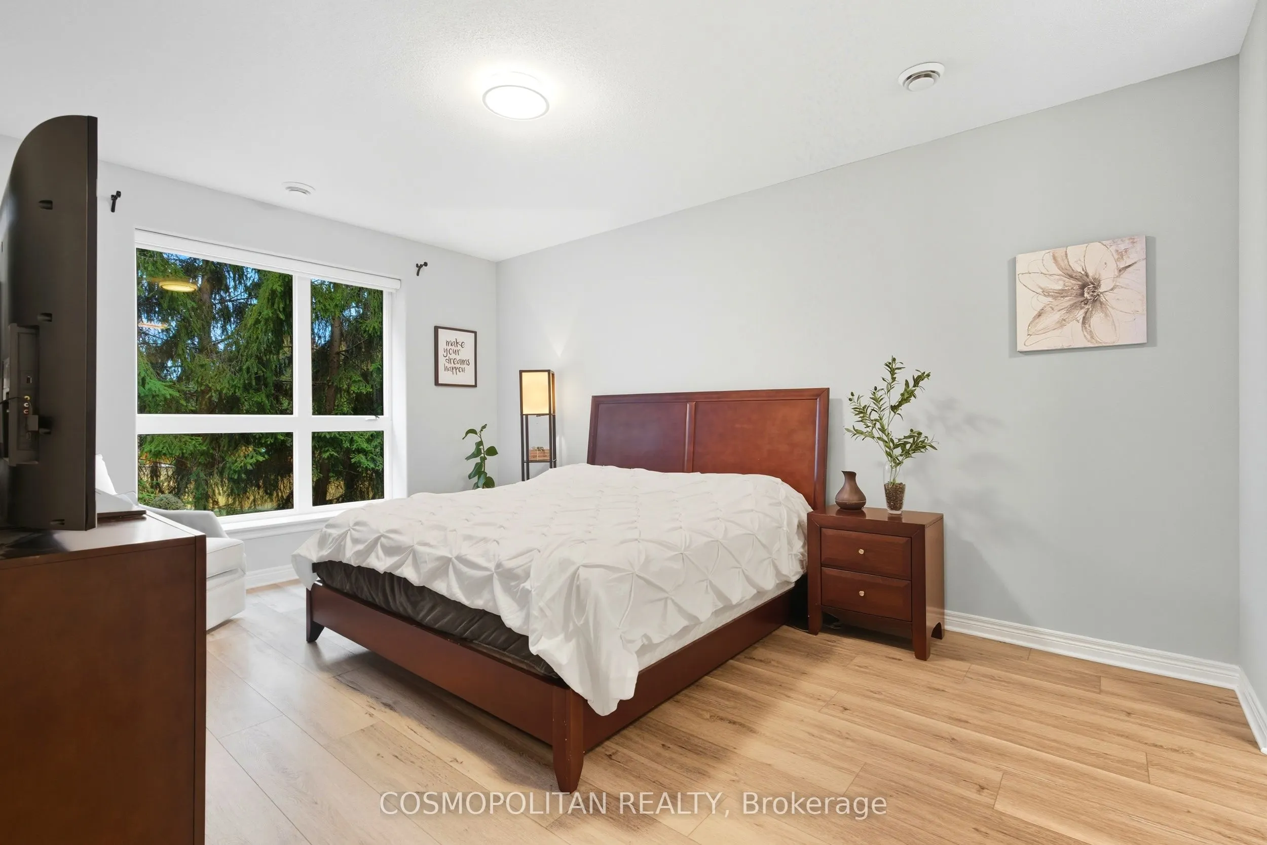 2799 St. Paul Avenue, #204