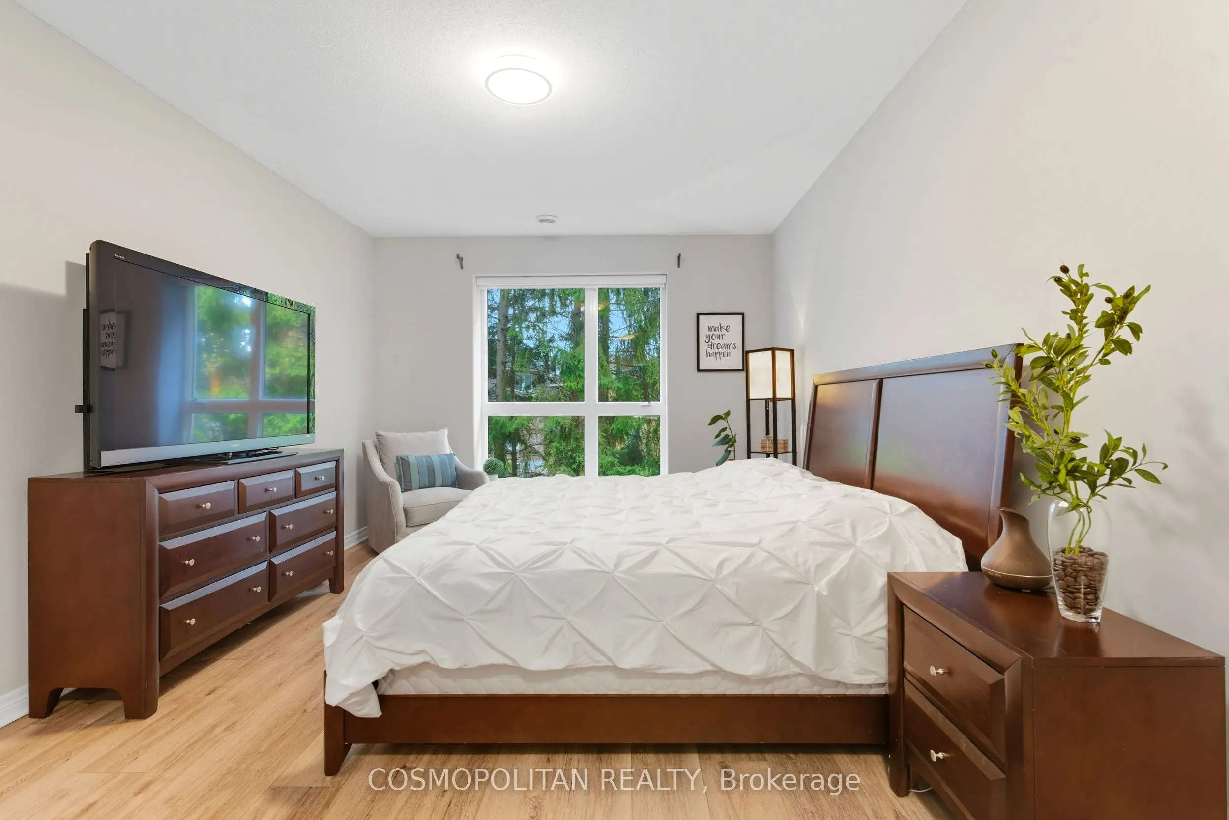 2799 St. Paul Avenue, #204