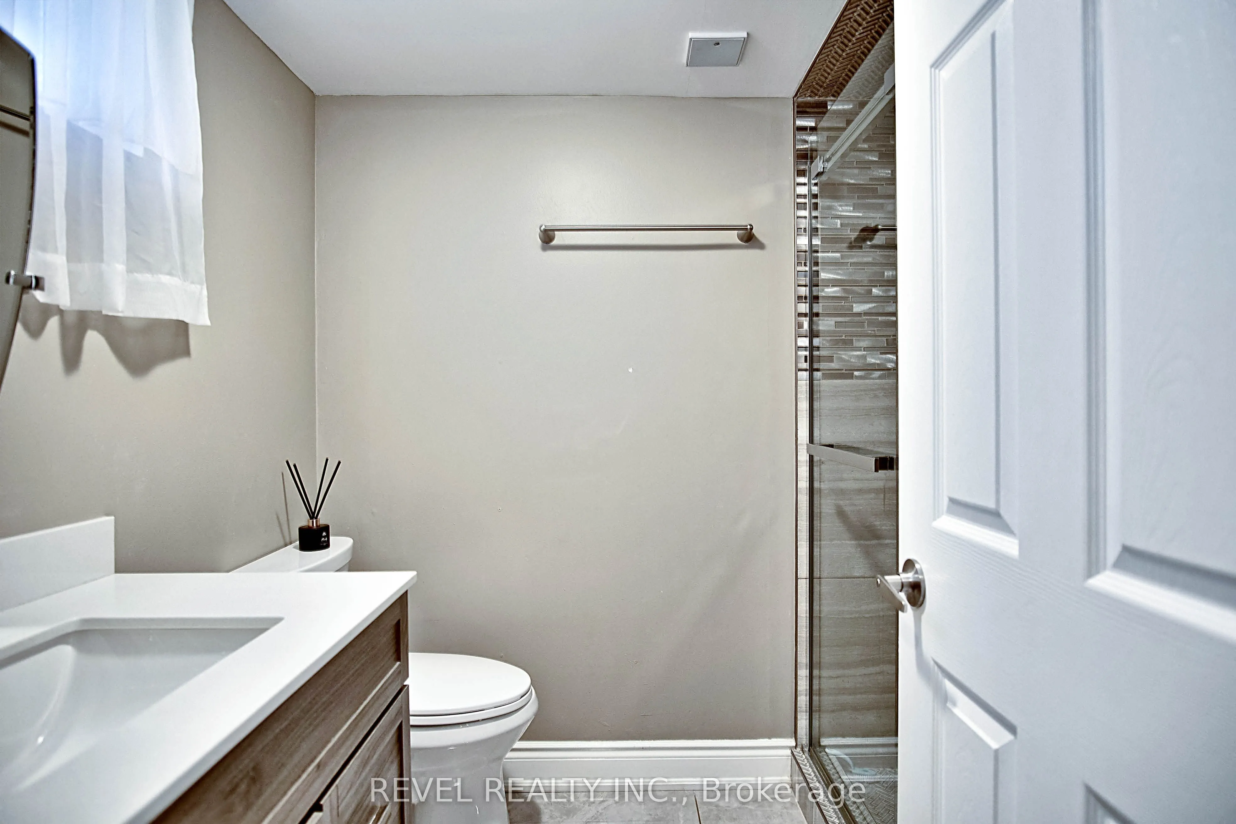 8060 Beaverdams Road N