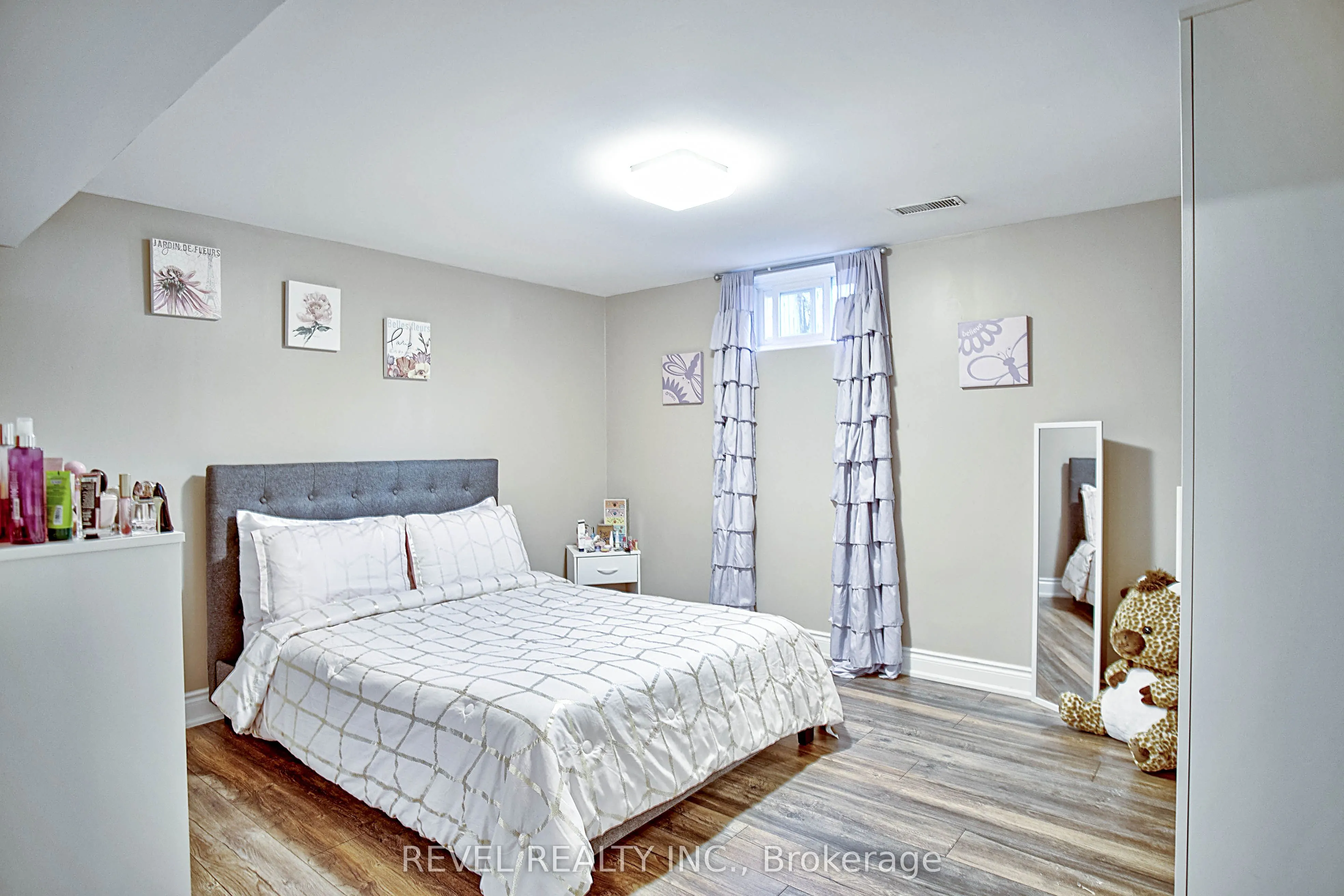 8060 Beaverdams Road N