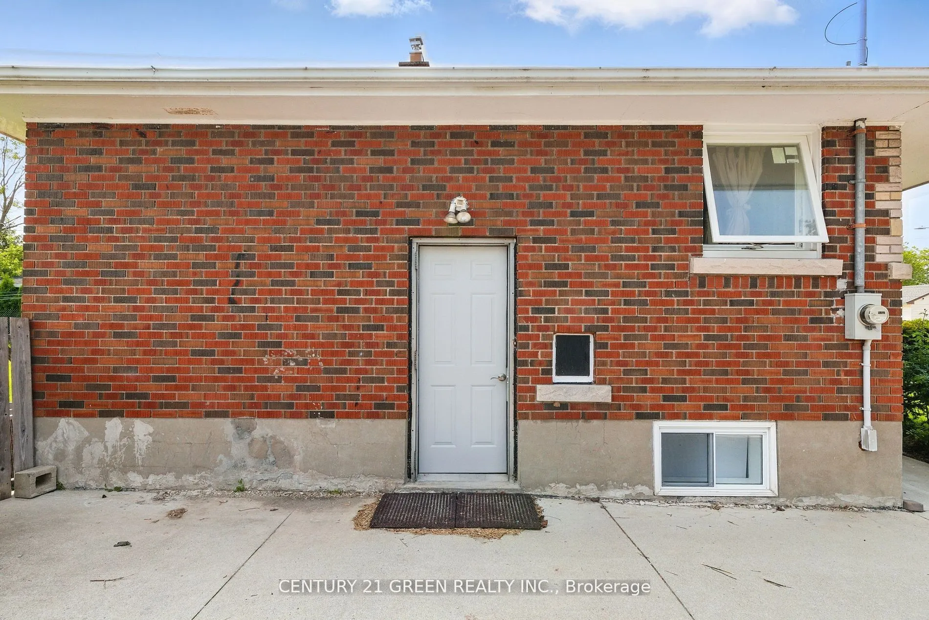 42 Bloomfield Avenue