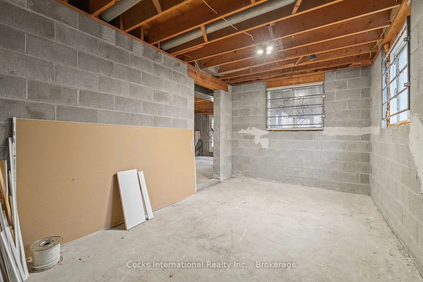 621 Chapman Strong Road