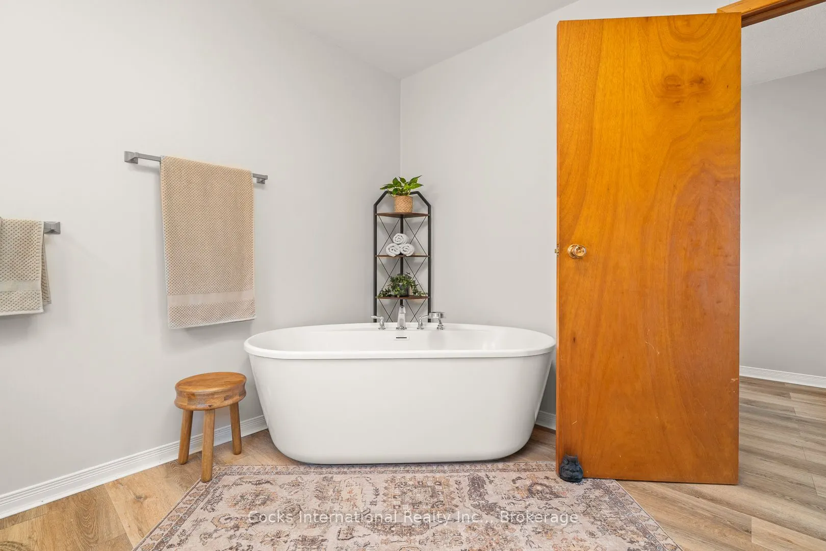 621 Chapman Strong Road