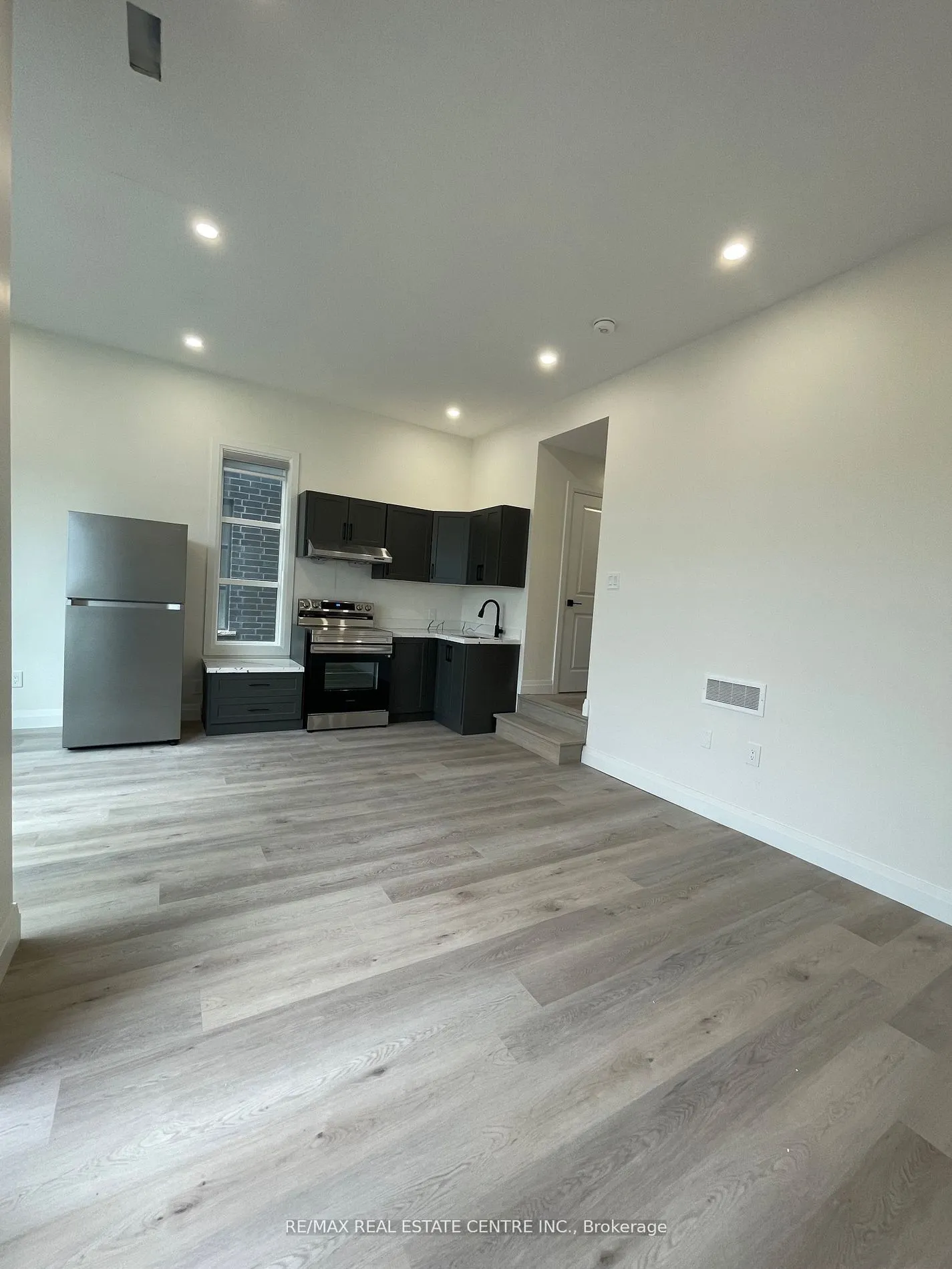 63 Warren Trail, #LOWER