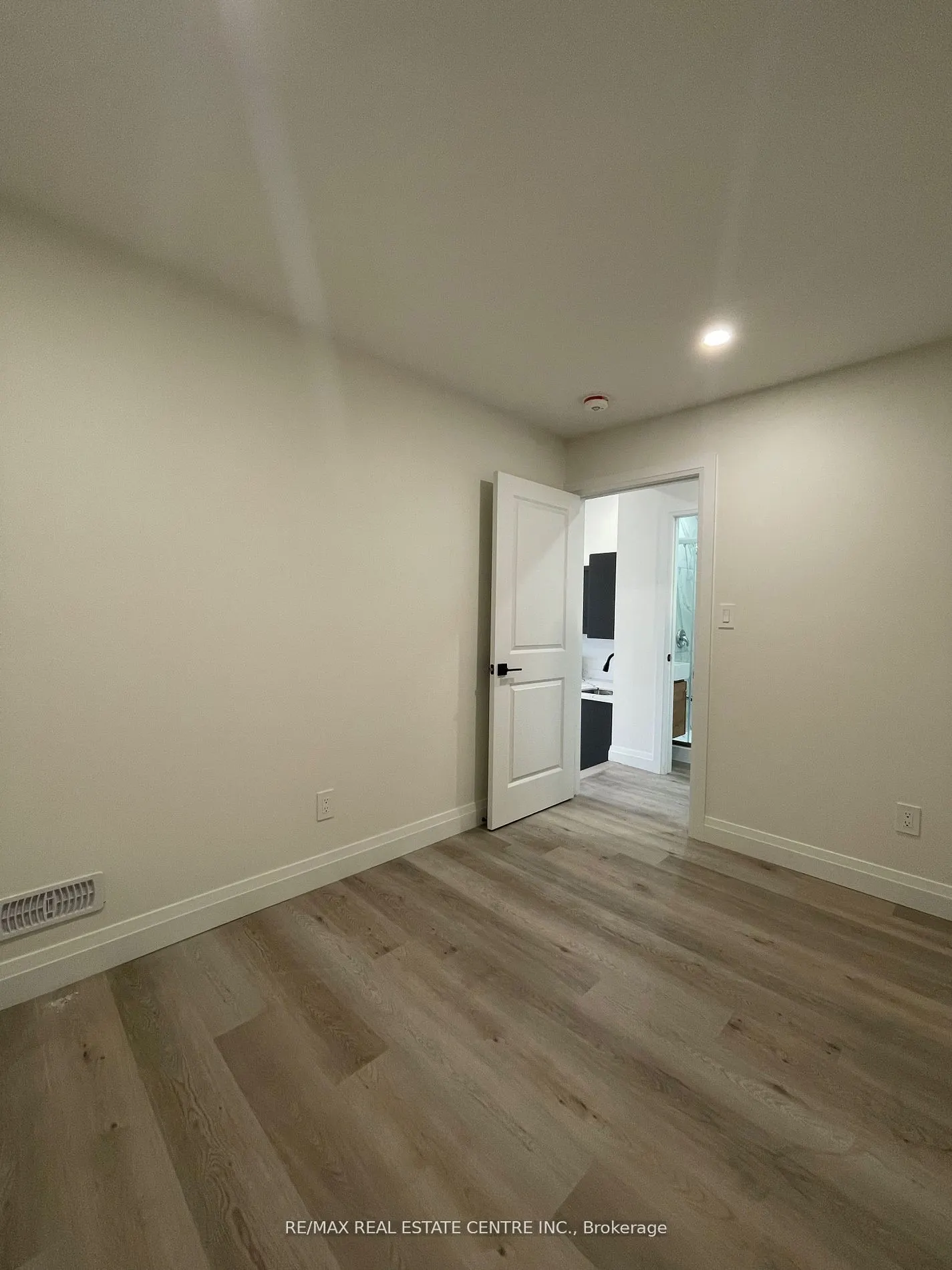 63 Warren Trail, #LOWER