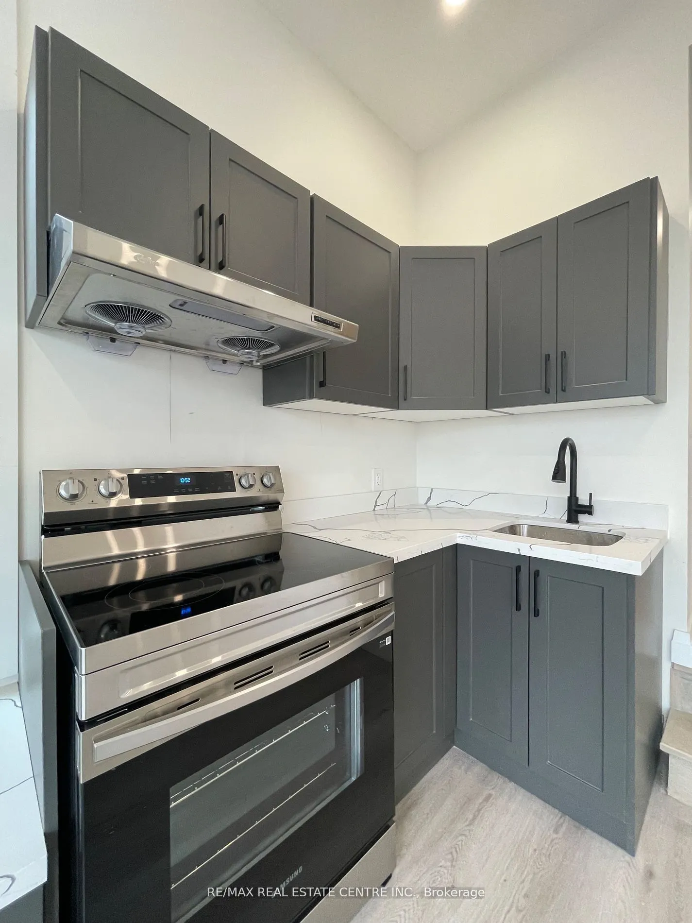 63 Warren Trail, #LOWER