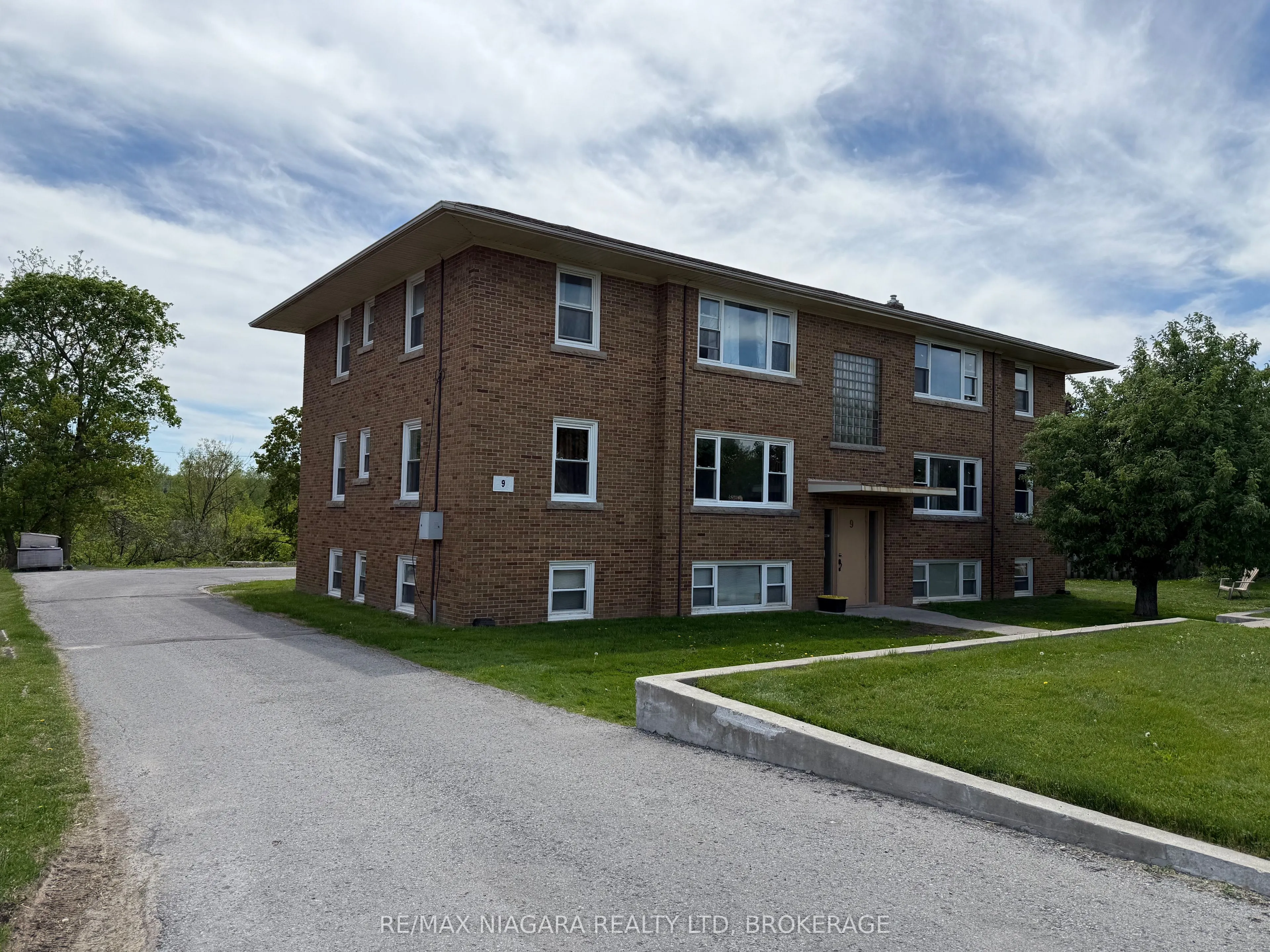 9 Riverview Boulevard, #1